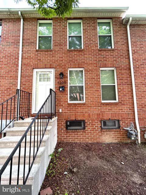 Townhouse For Rent - 1209 N Woodyear Street<br/> BALTIMORE, MD 21217