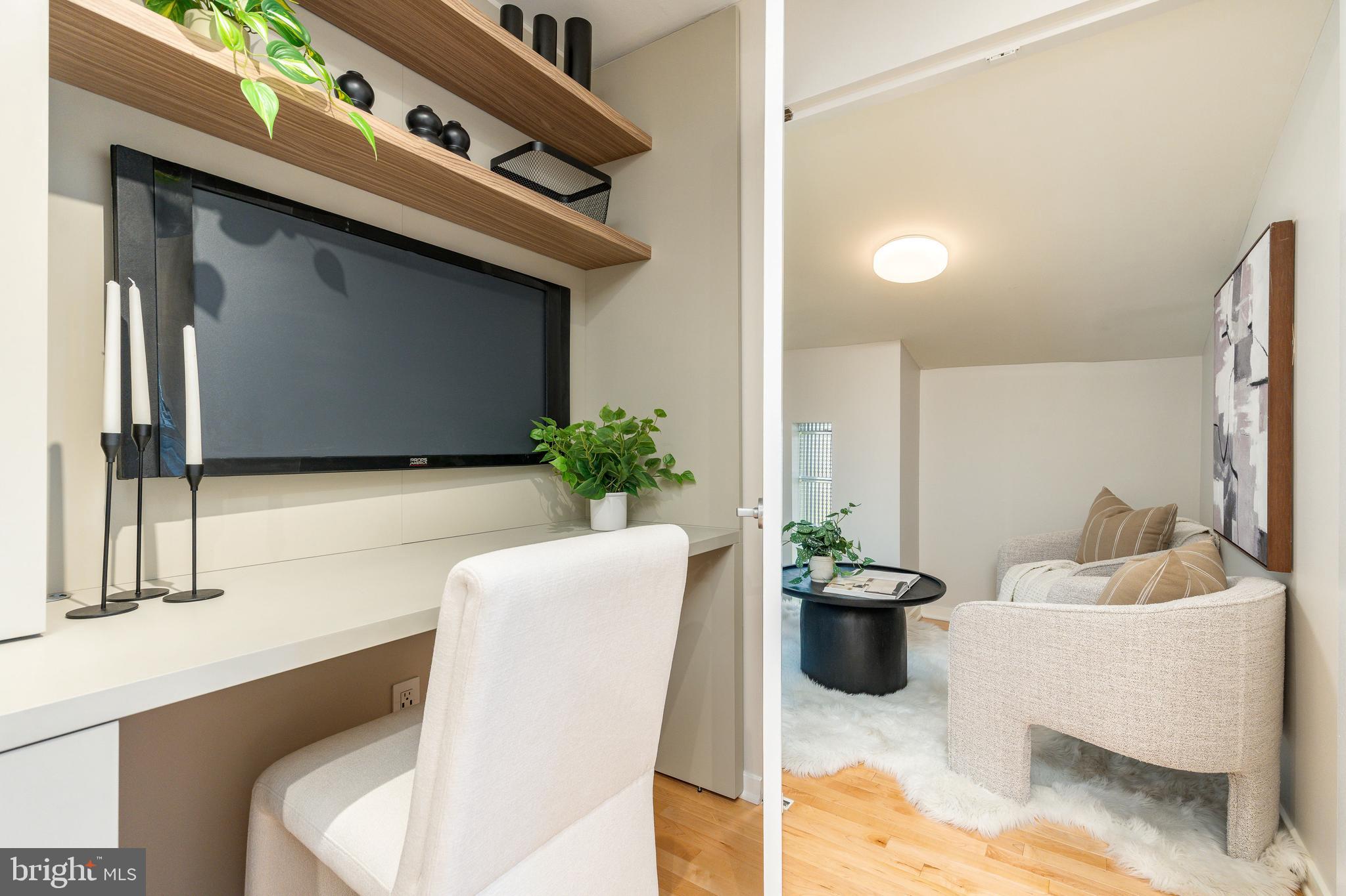 SOCIETY HILL - Residential