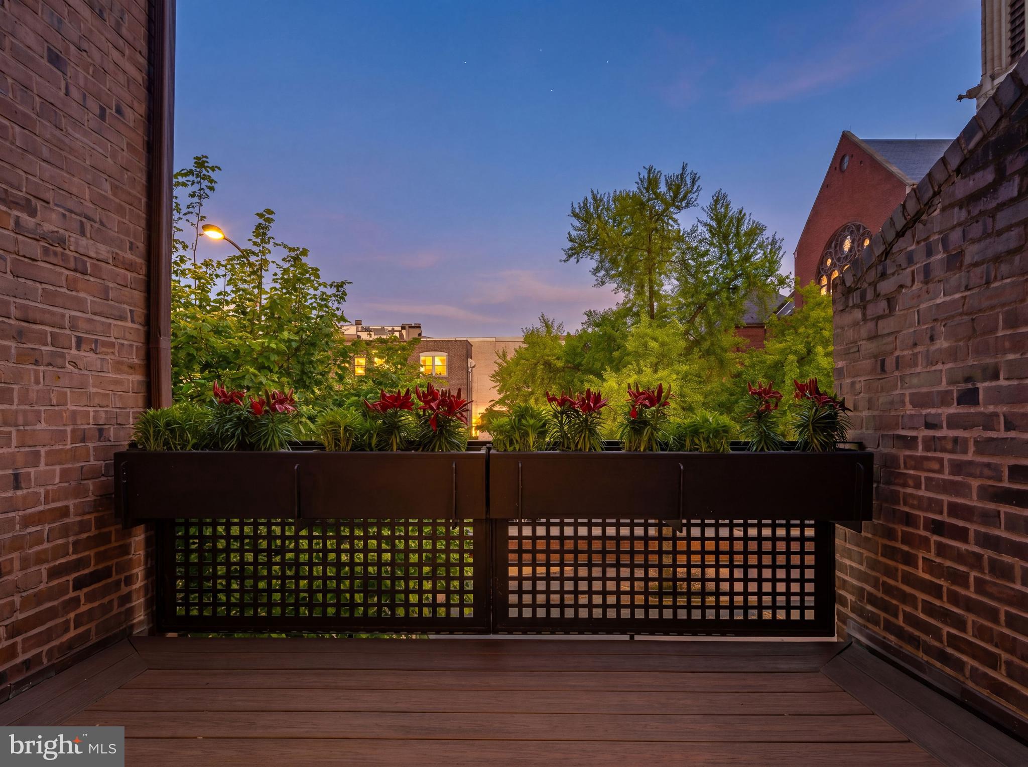 SOCIETY HILL - Residential