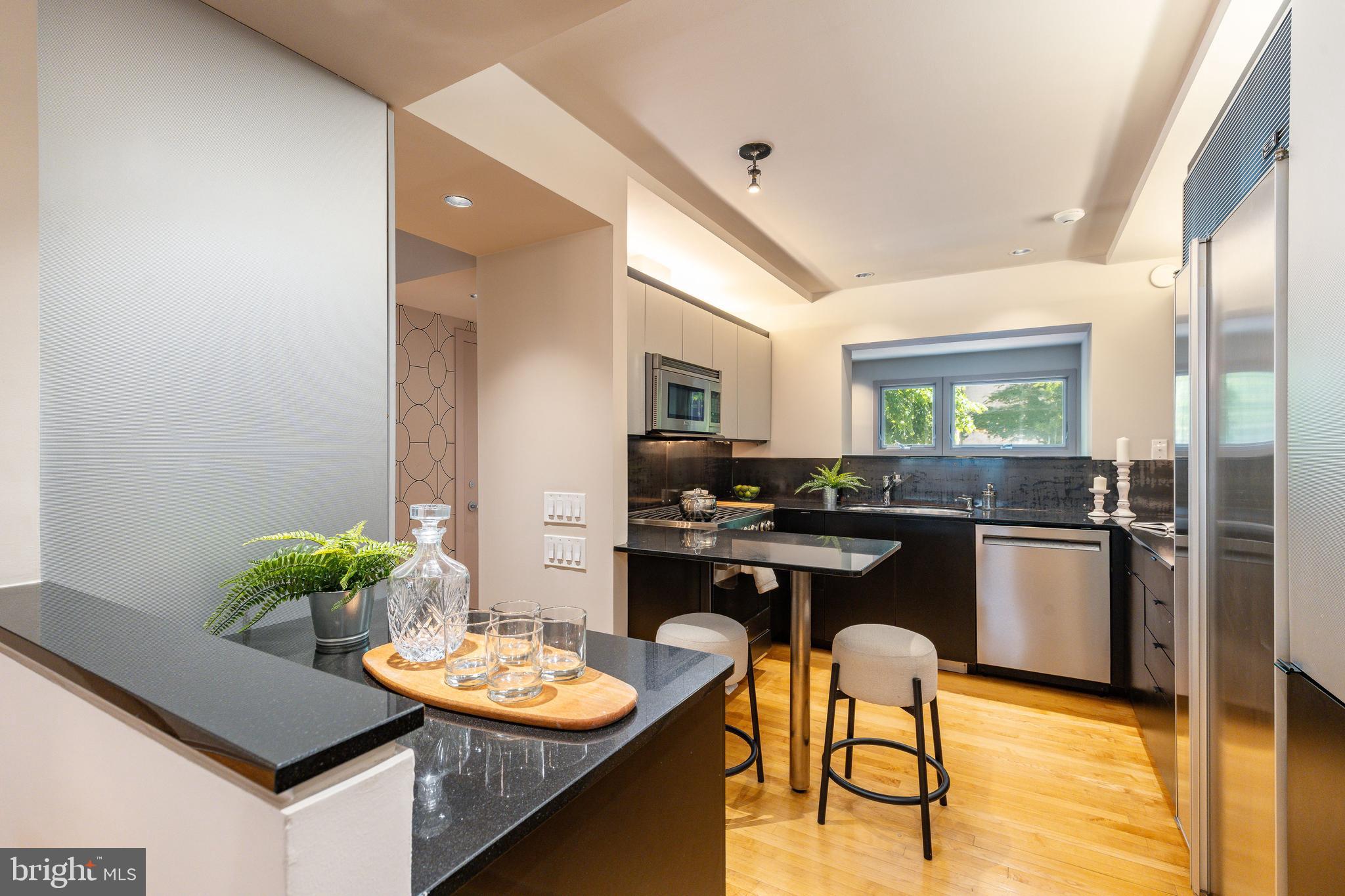 SOCIETY HILL - Residential