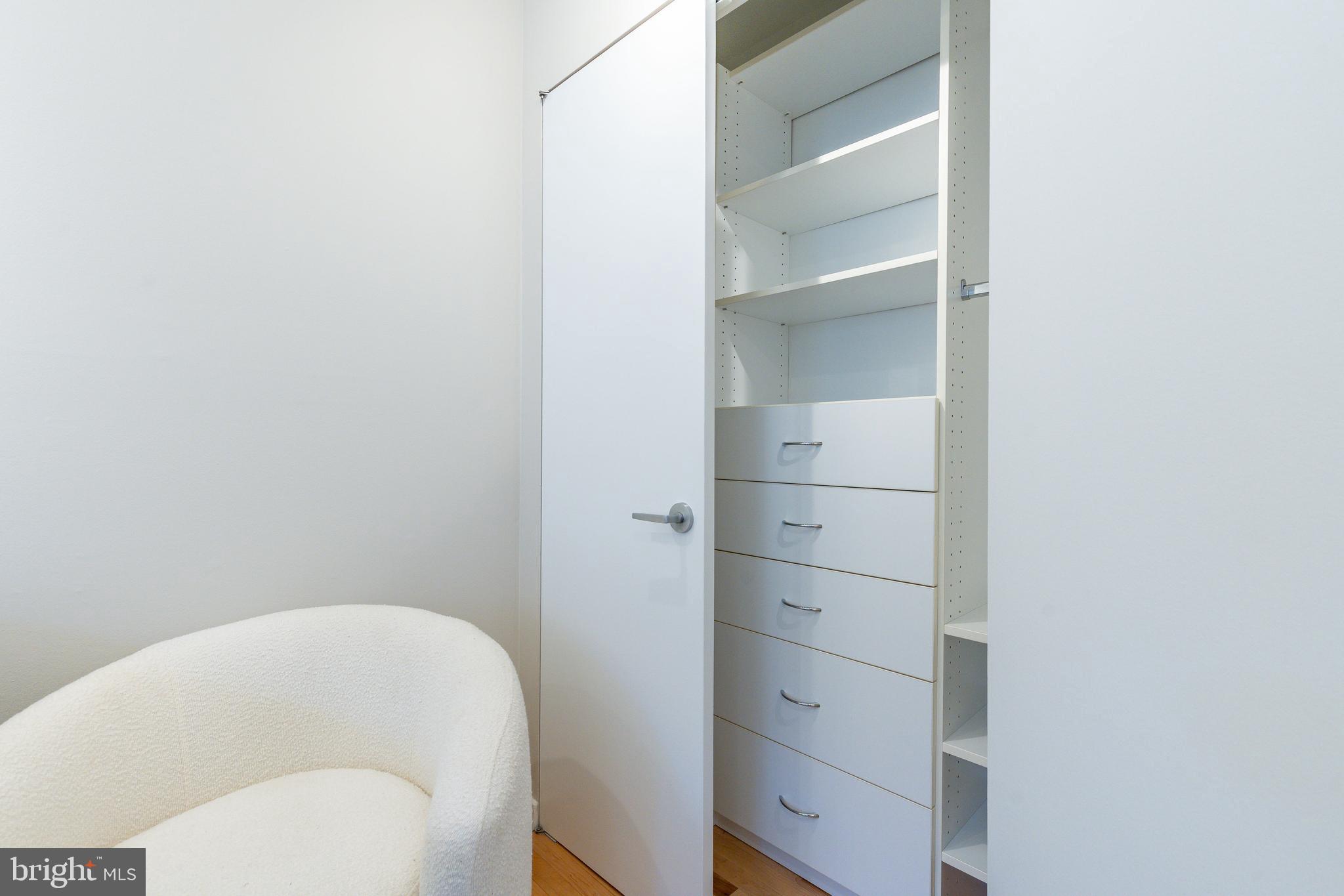 SOCIETY HILL - Residential