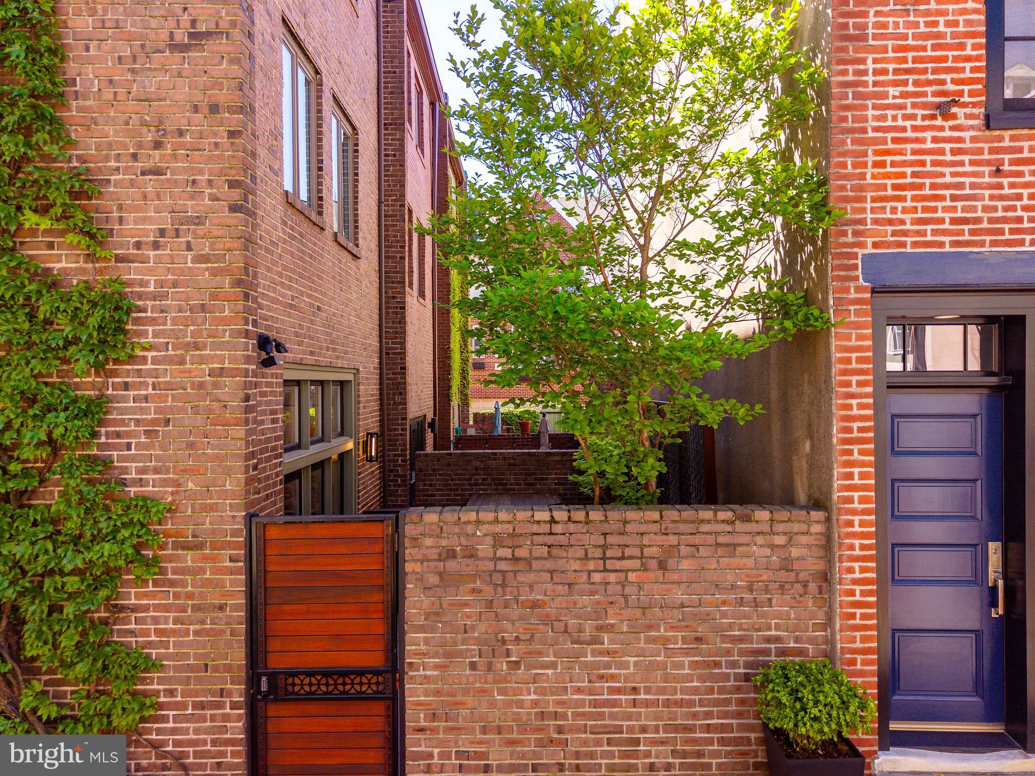 SOCIETY HILL - Residential