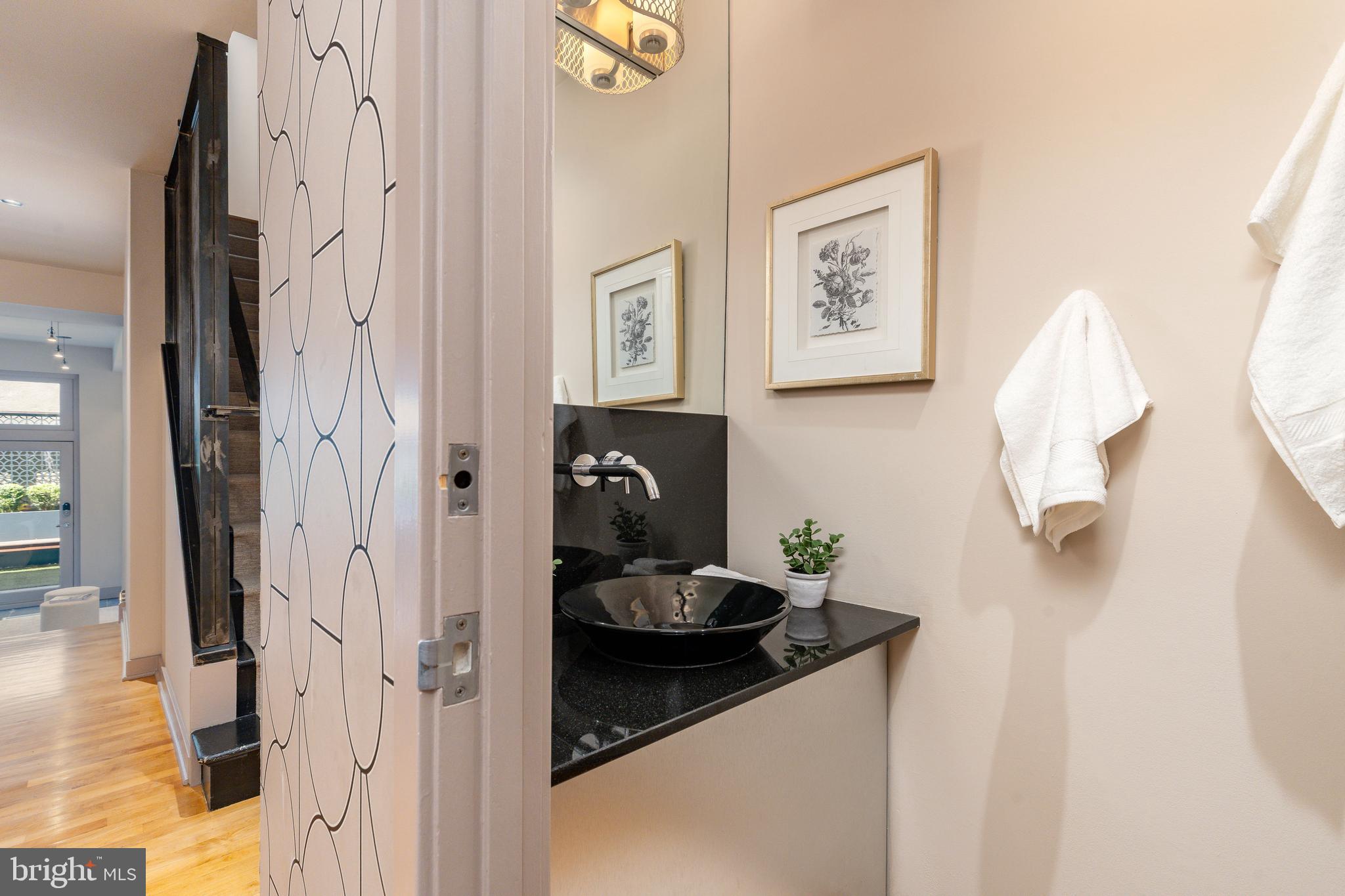 SOCIETY HILL - Residential