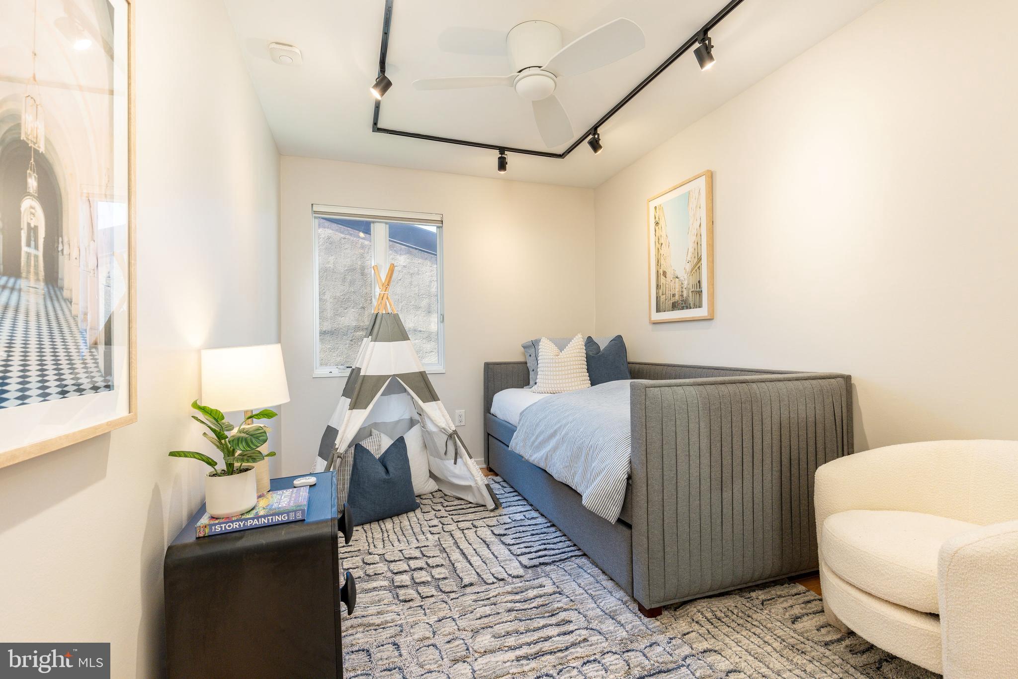 SOCIETY HILL - Residential