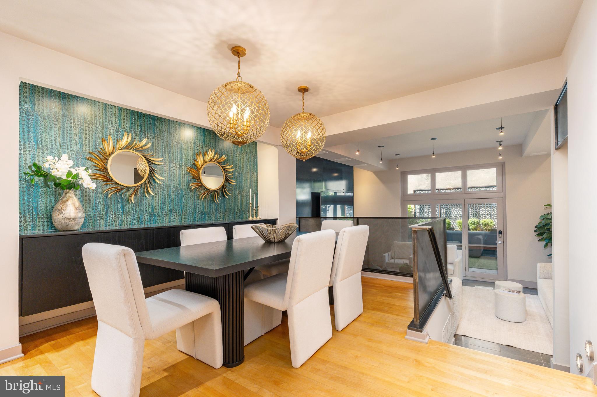 SOCIETY HILL - Residential