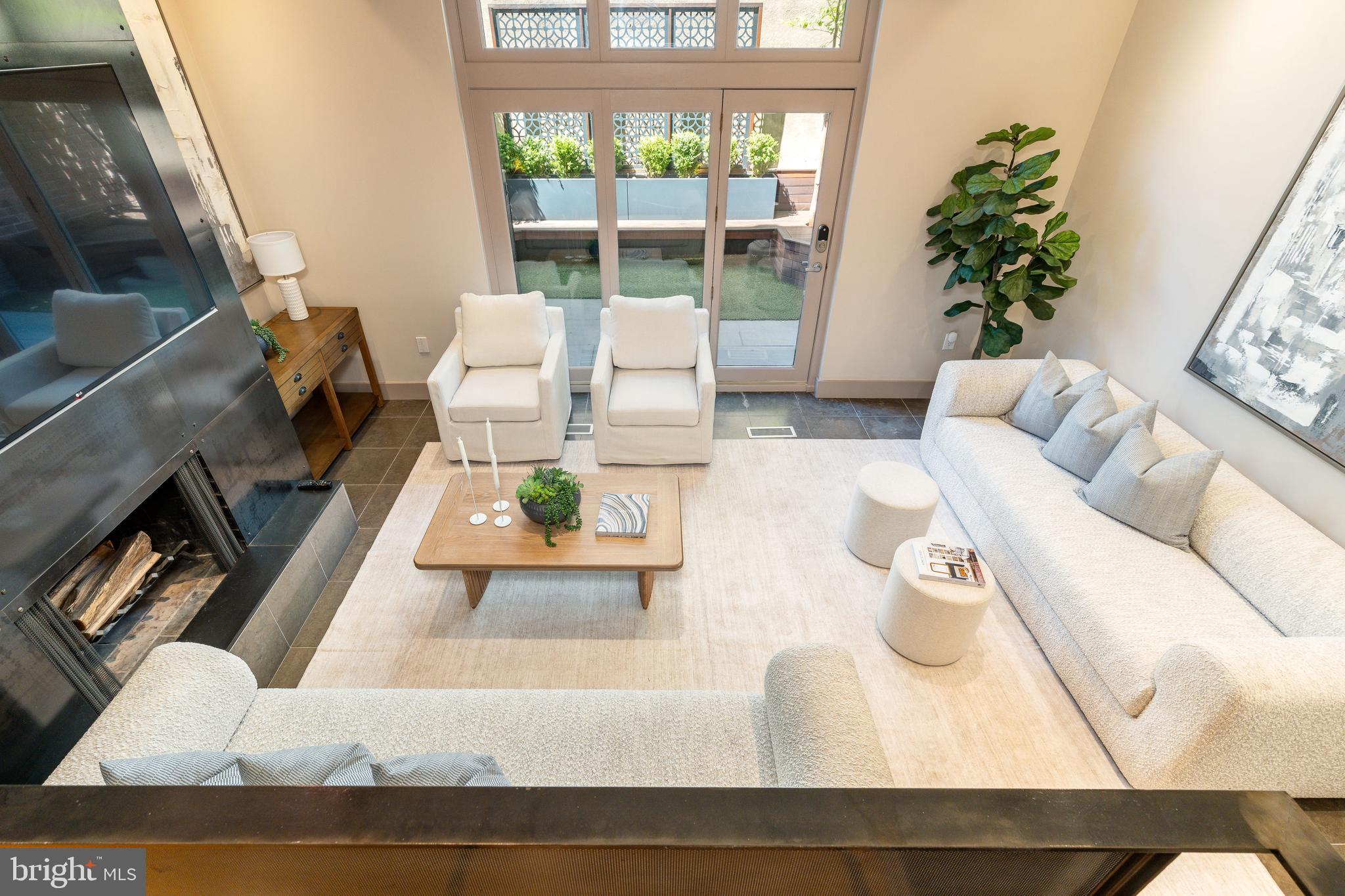 SOCIETY HILL - Residential