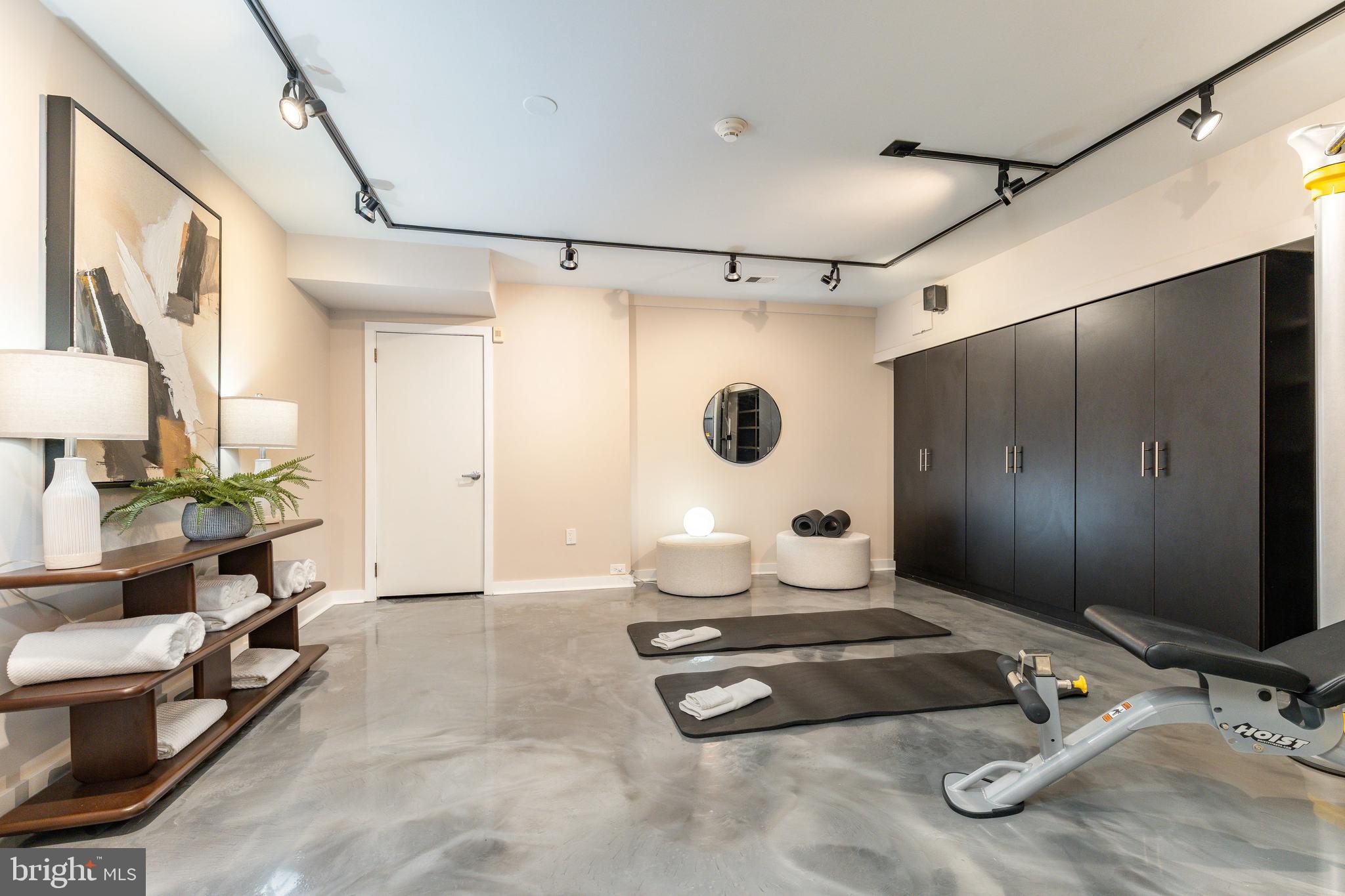 SOCIETY HILL - Residential