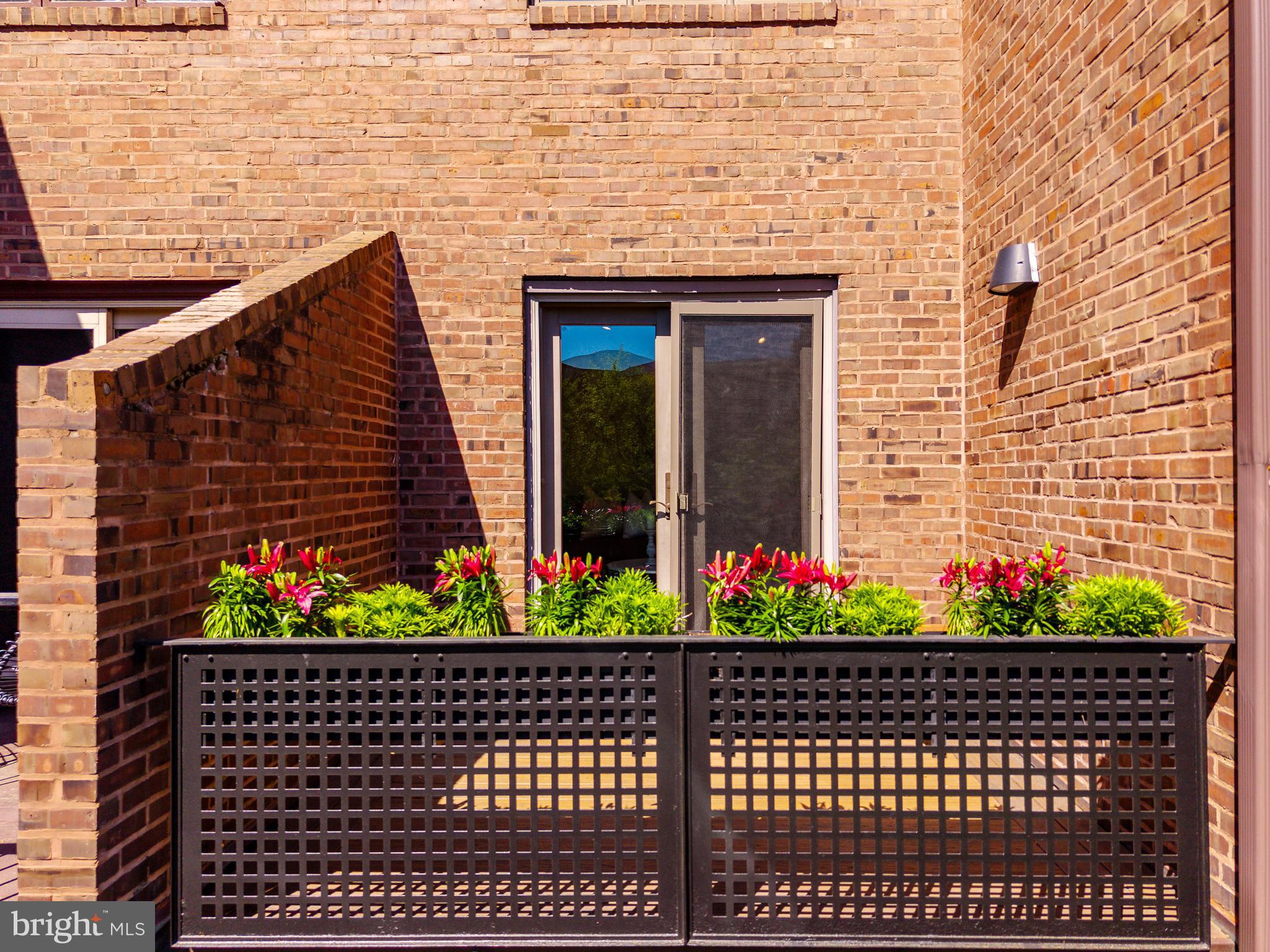 SOCIETY HILL - Residential