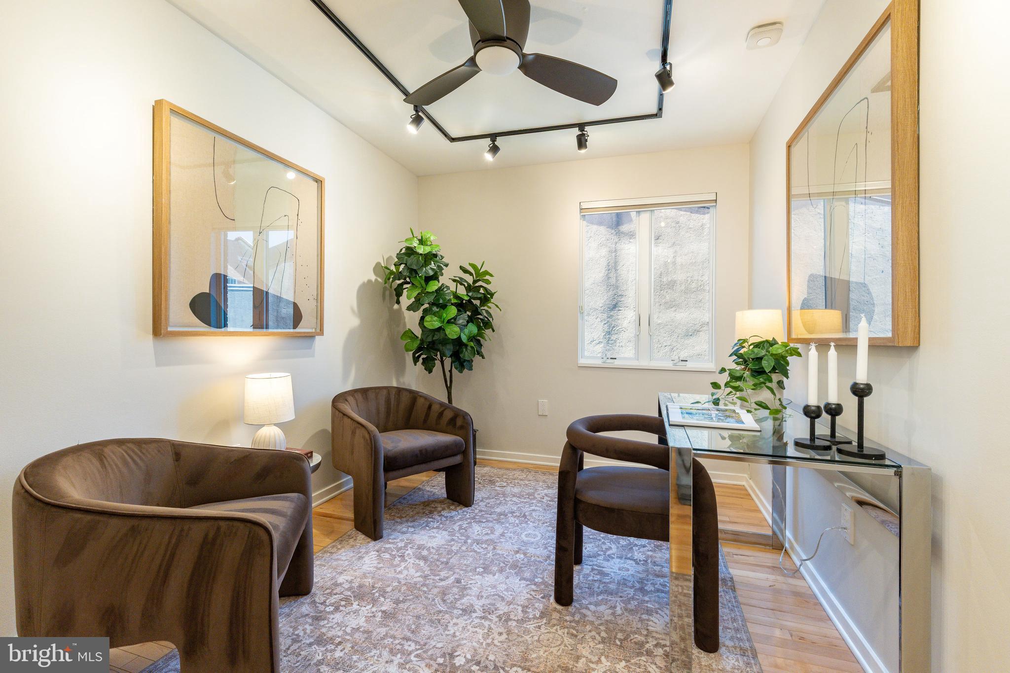 SOCIETY HILL - Residential