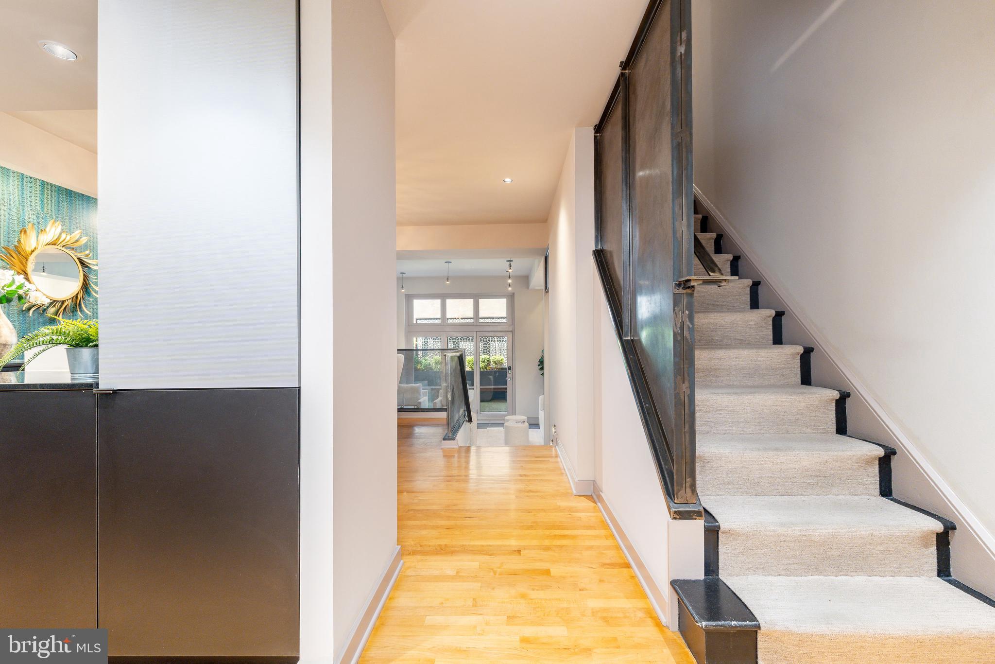 SOCIETY HILL - Residential