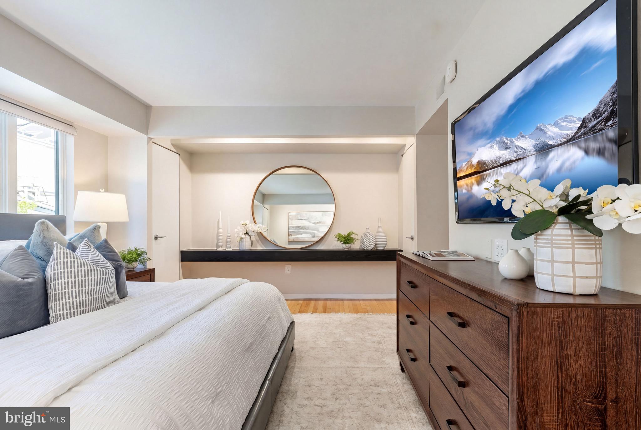 SOCIETY HILL - Residential