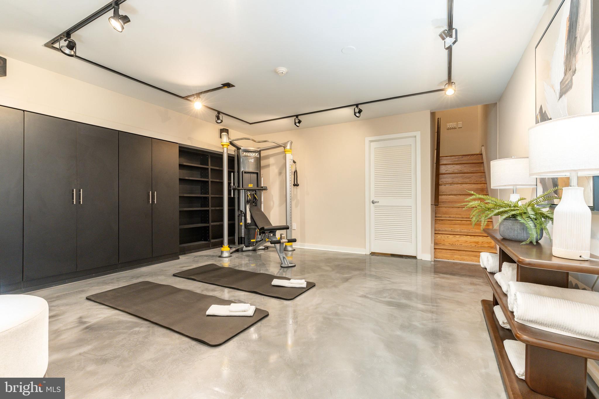 SOCIETY HILL - Residential