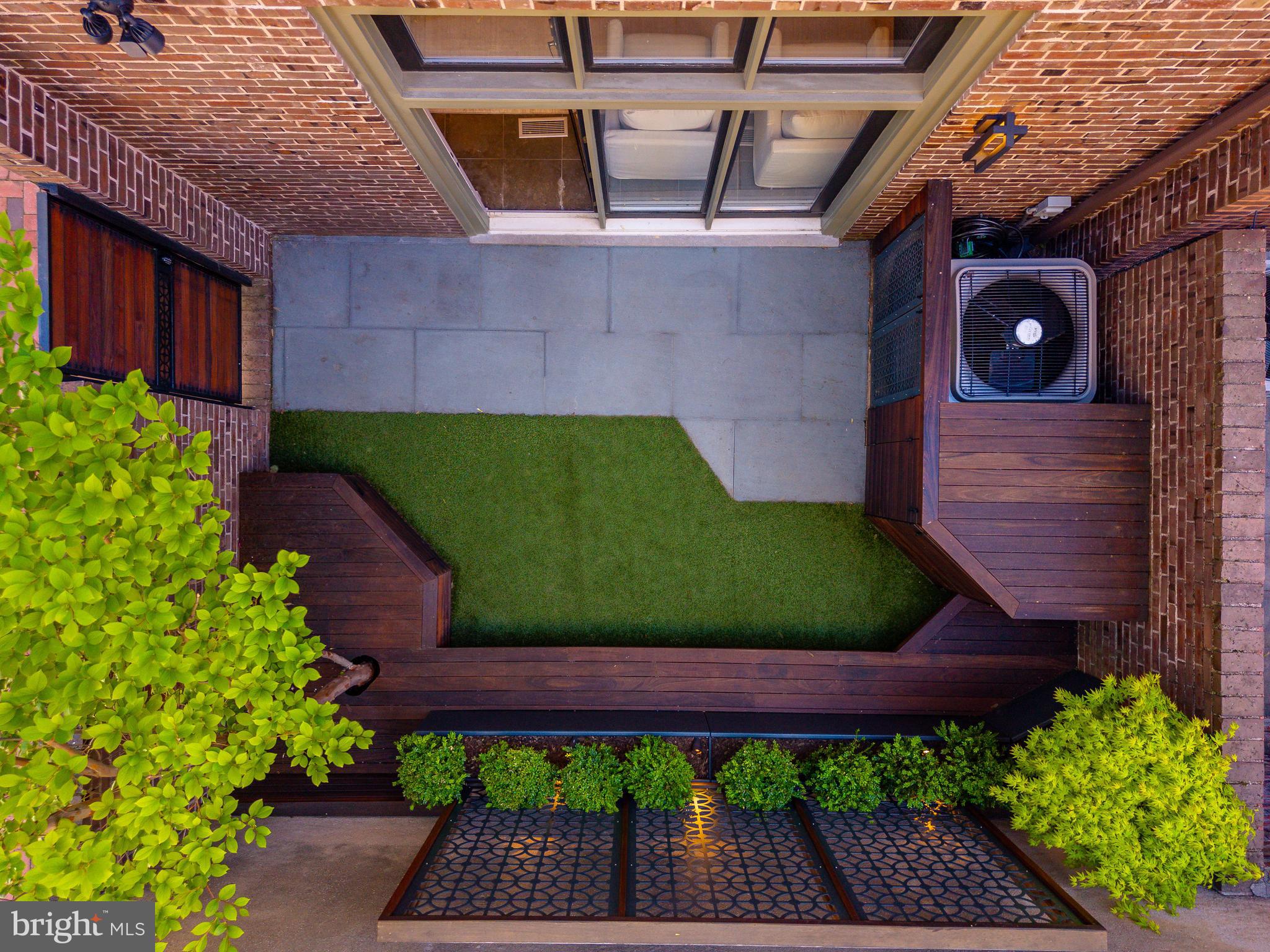 SOCIETY HILL - Residential