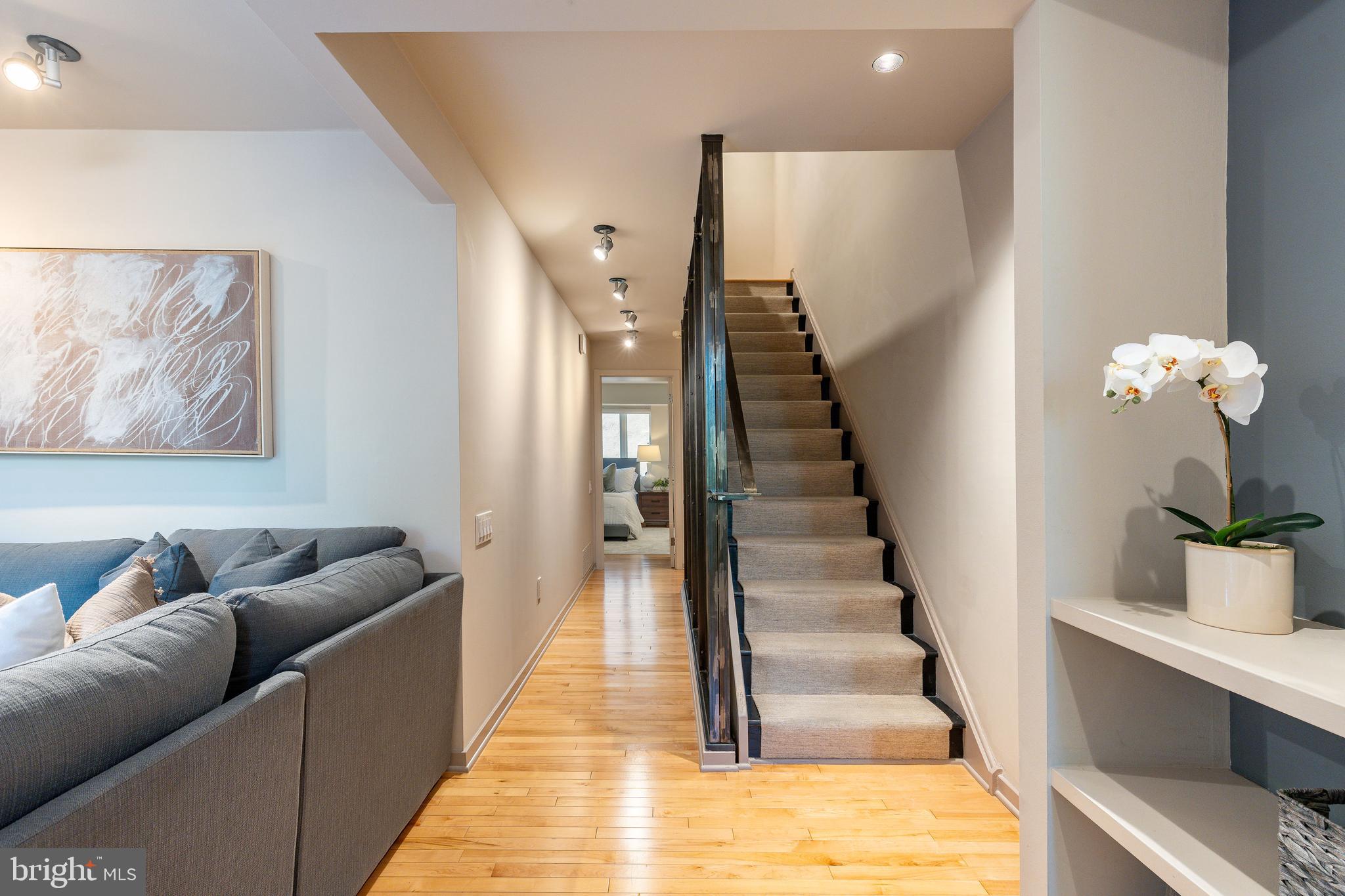 SOCIETY HILL - Residential