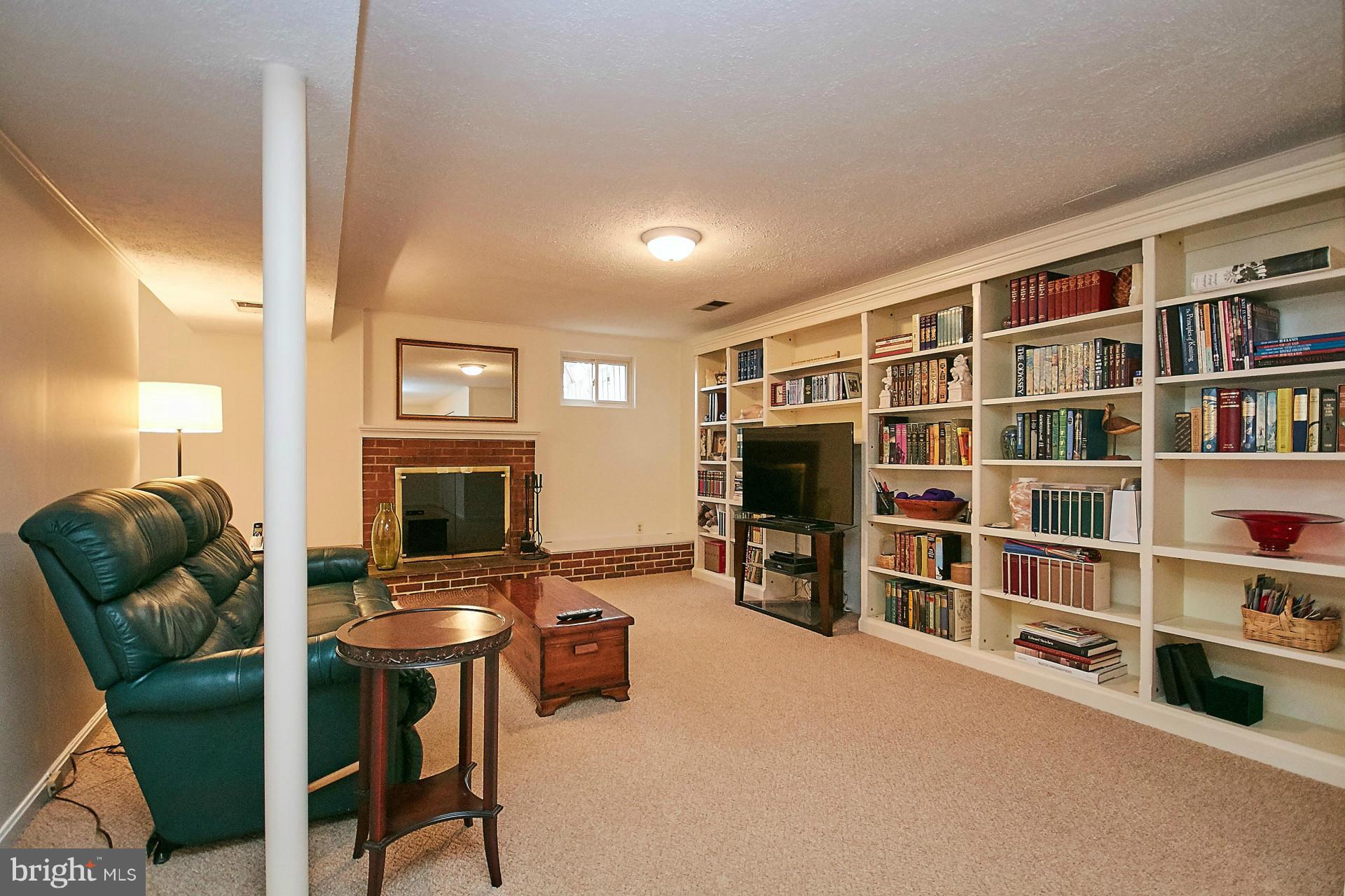 WILLOW WOODS - Residential