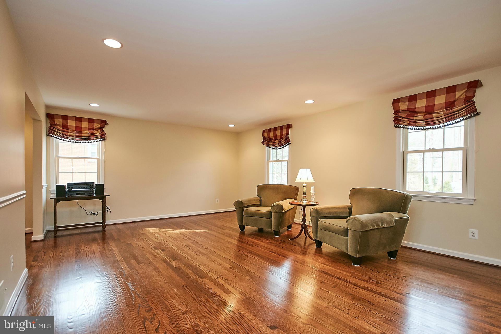 WILLOW WOODS - Residential