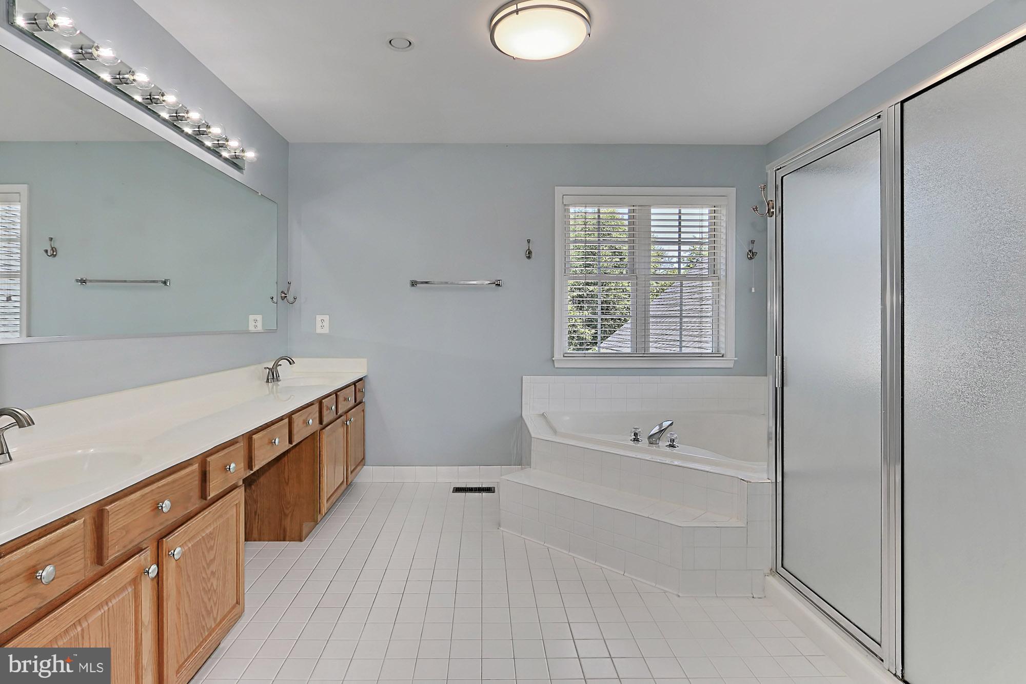 LAKE WHIPPOORWILL - Residential