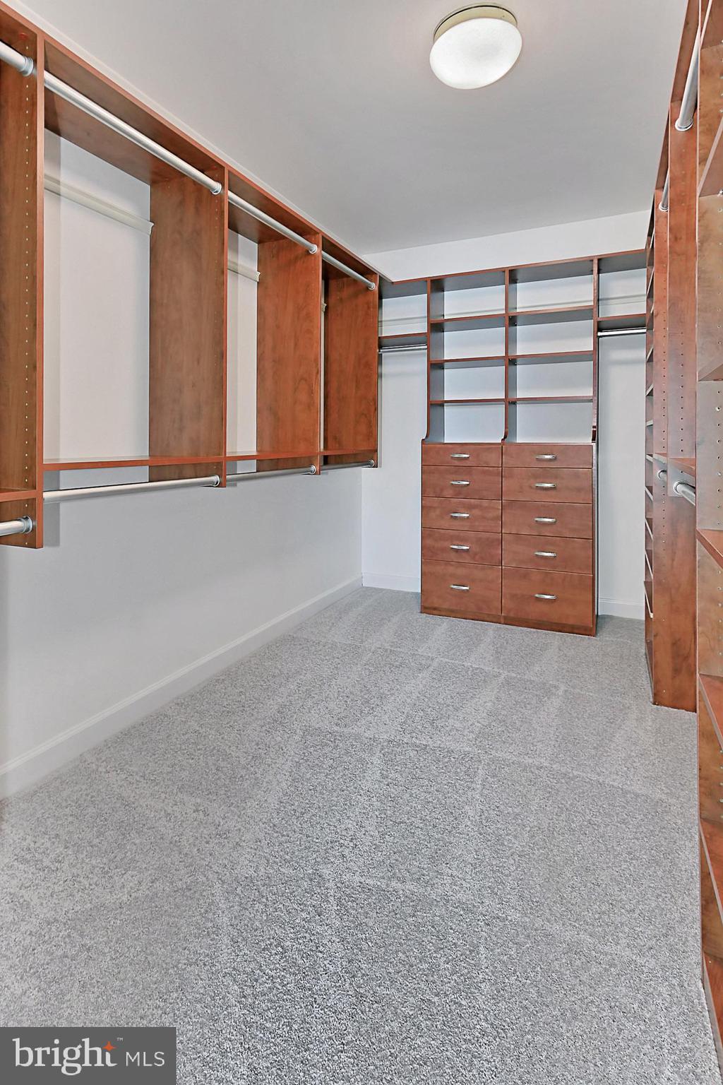 LAKE WHIPPOORWILL - Residential