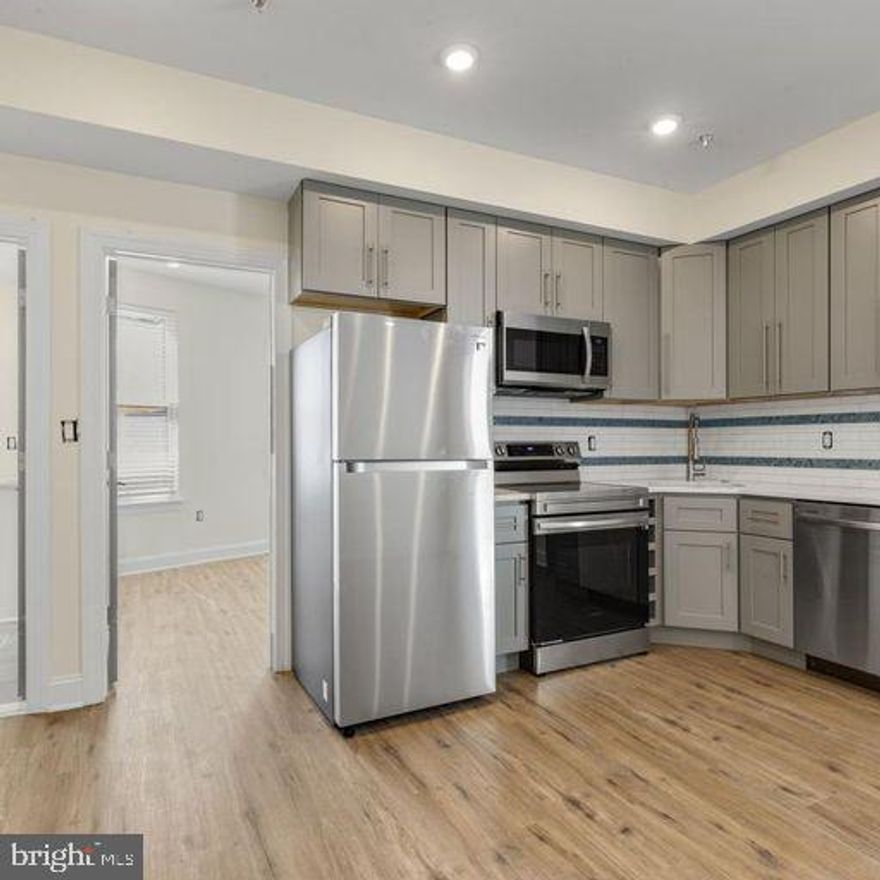 Now offering a free month! This sunlit one bedroom/one bathroom features hardwood floors, gorgeous custom tile shower/baths, quartz countertops, stainless steel appliances, recessed lighting and many windows. There are must-have amenities: bathtub, central air/heat, built-in microwave, dishwasher, garbage disposal and in-unit washer dryer. 509 Gorgas Lane is within walking distance to New Ridge Brewing, Santucci's, Throwbaxx Bar and Grille, the verdant Gorgas Park, Planet Fitness and the Ridge Avenue commercial thoroughfare. Additionally, this property is in close proximity to the I76 on-ramp. Renters pay for electricity and a flat 35/mth fee for water. Dogs and cats are welcome upon the Landlord's approval with a 350 non-refundable pet cleaning deposit for dogs +35/mth pet rent/cats 250 non-refundable +25/mth pet rent. Parking is an additional $150/mth.