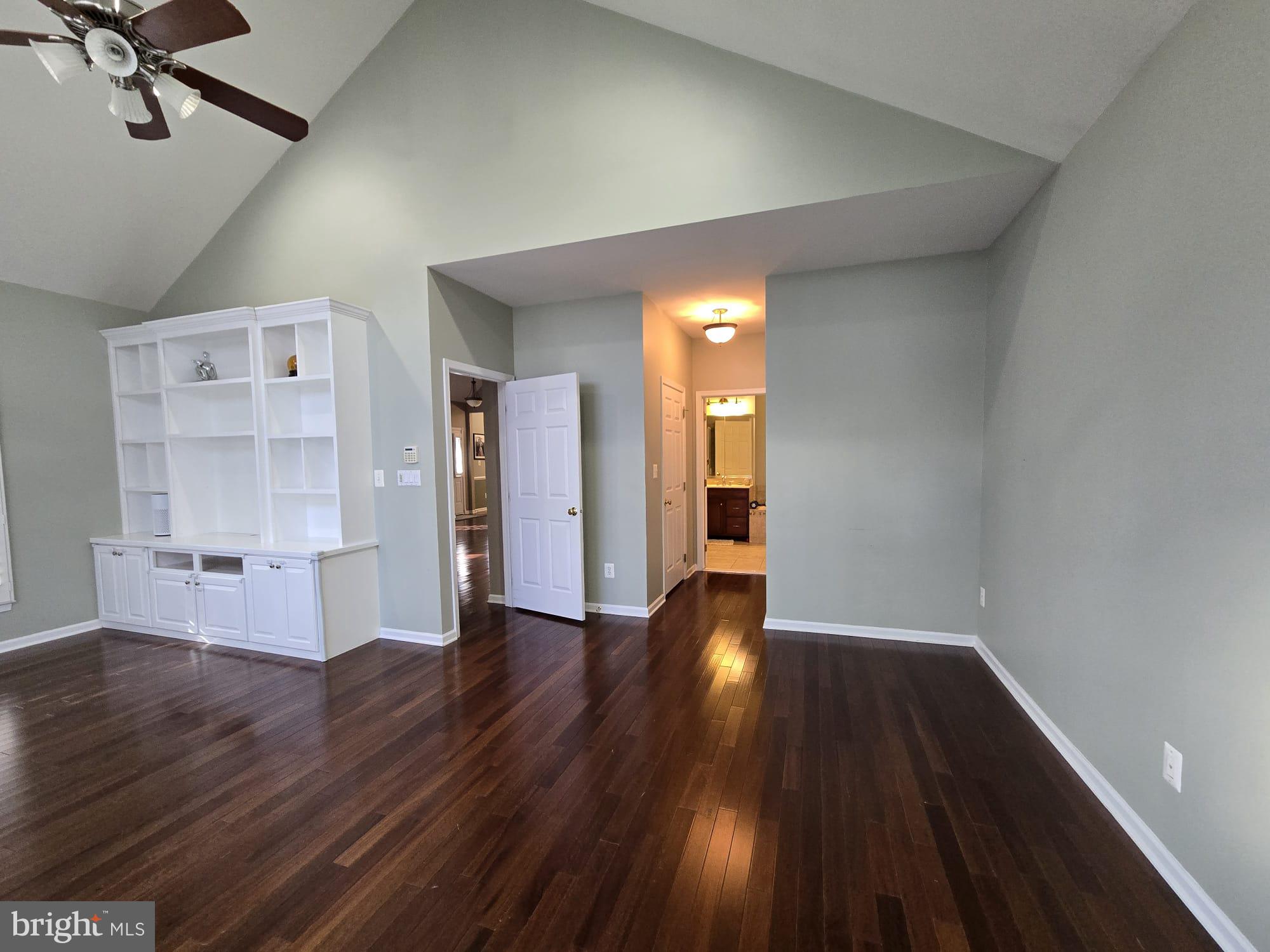 SOUTH RIDING - Residential Lease