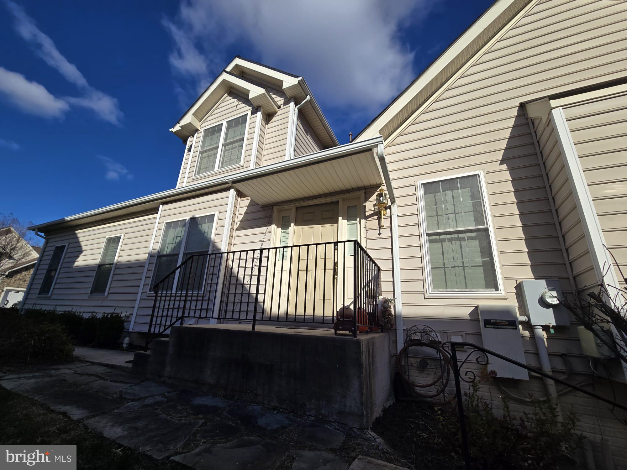 SOUTH RIDING - Residential Lease