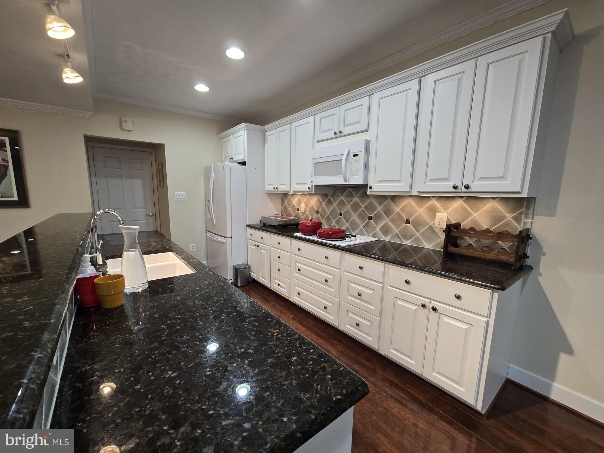 SOUTH RIDING - Residential Lease