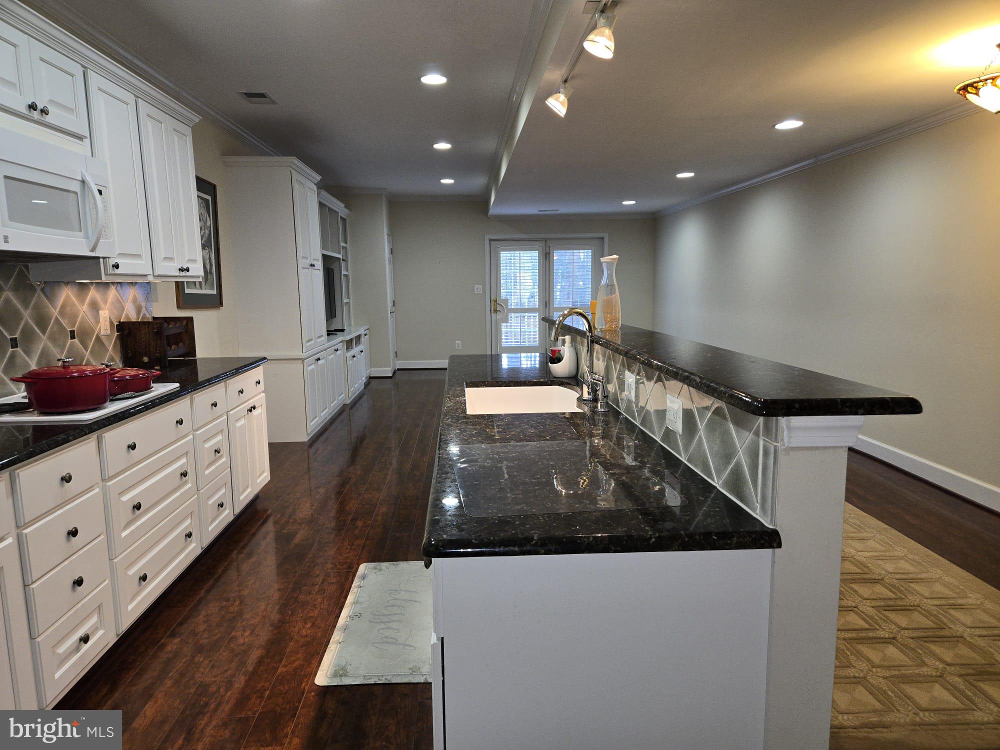 SOUTH RIDING - Residential Lease