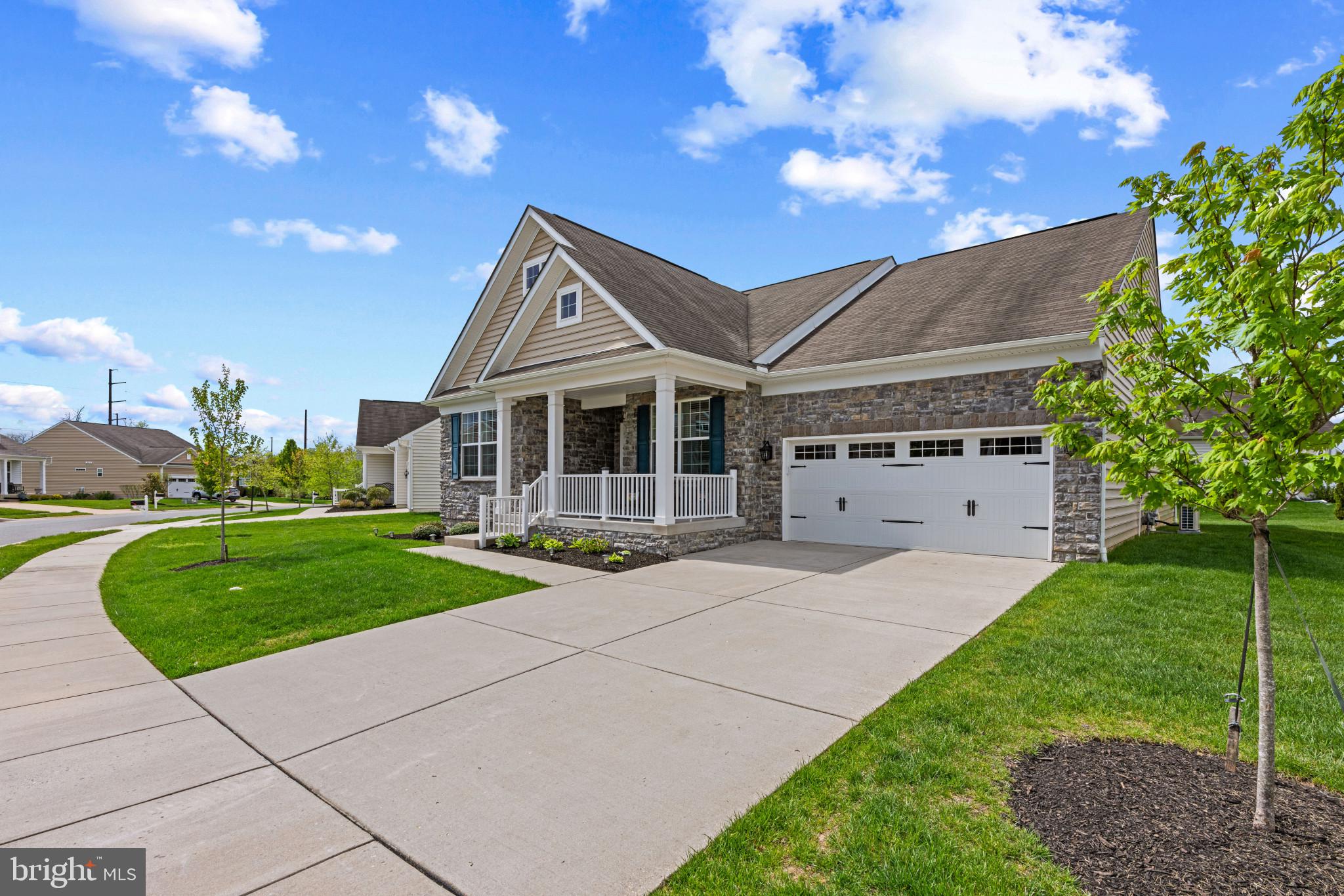 957 RIVER BIRCH CIRCLE