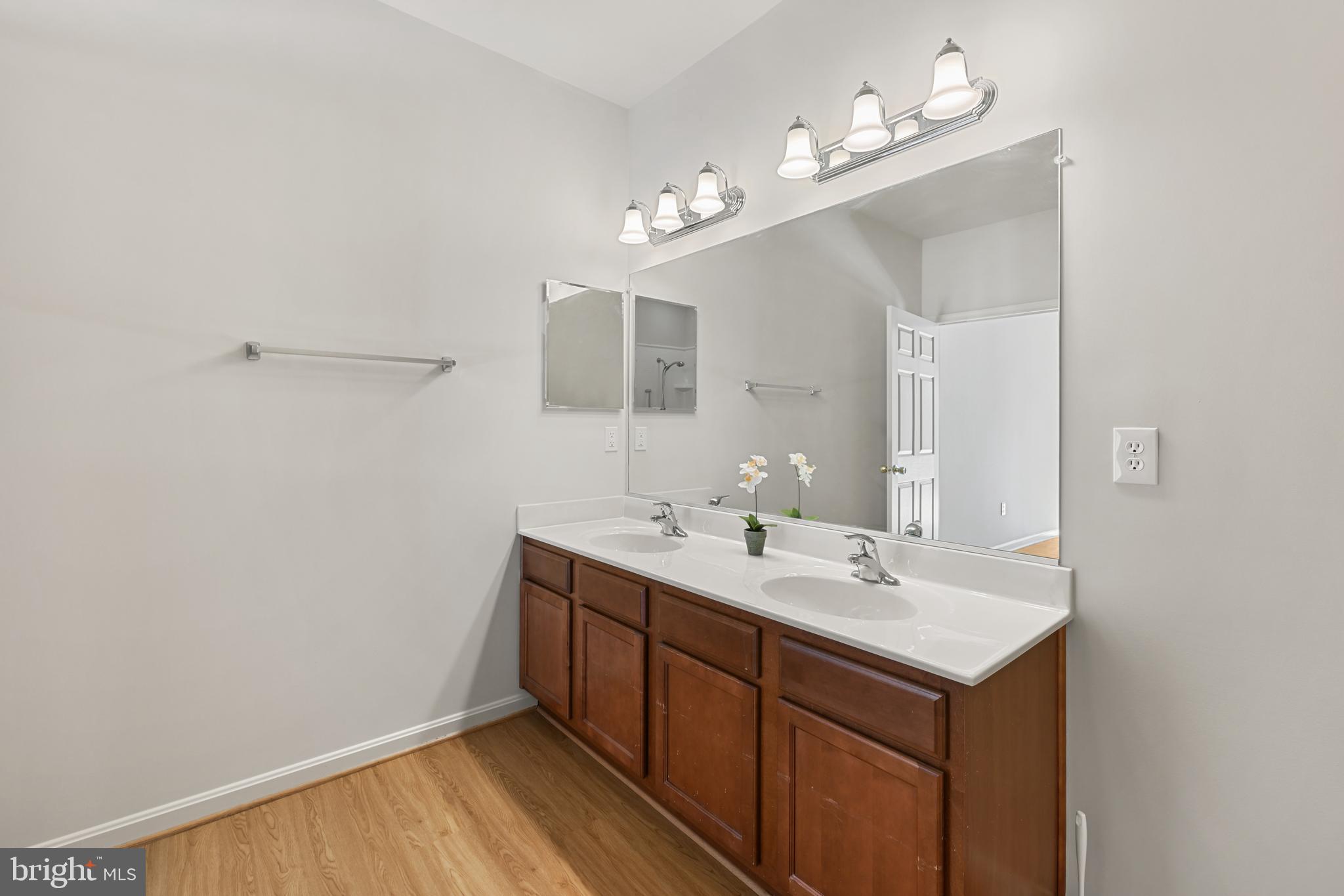 TURNBERRY EAST - Residential