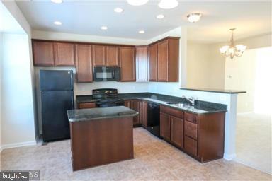 CARRIAGE HILL - Residential Lease