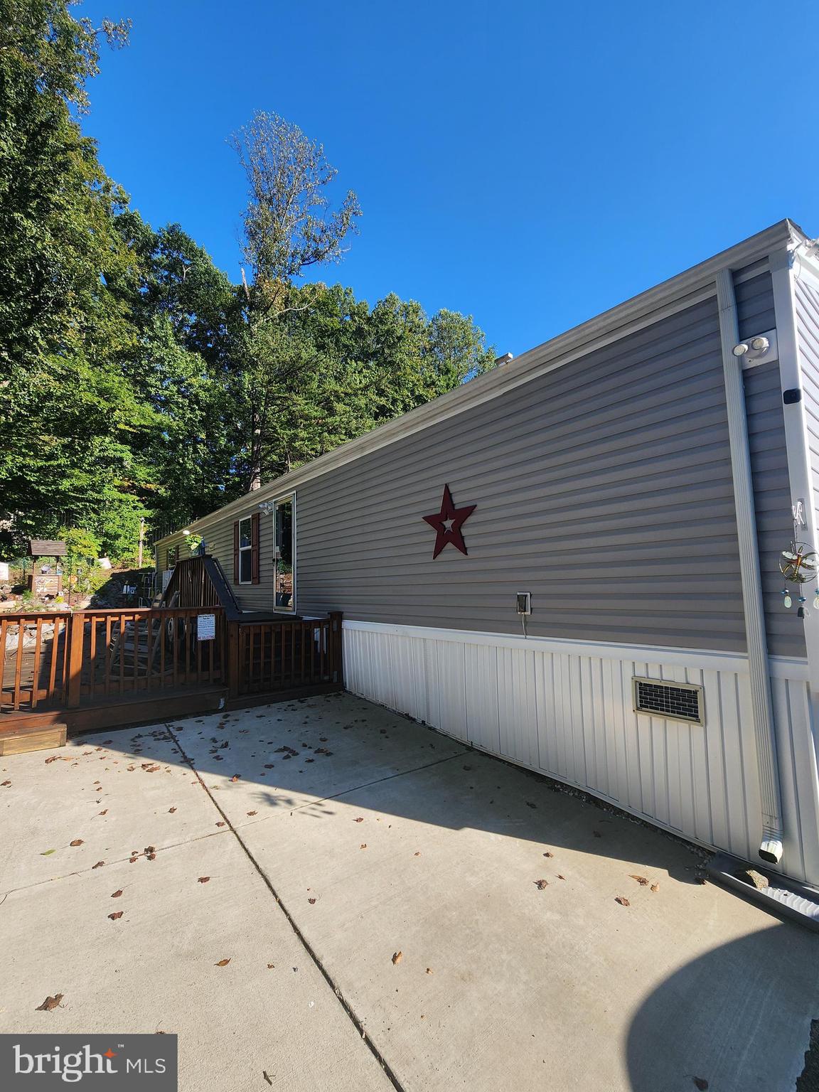 7800 TAYLOE DRIVE TRAILER 18