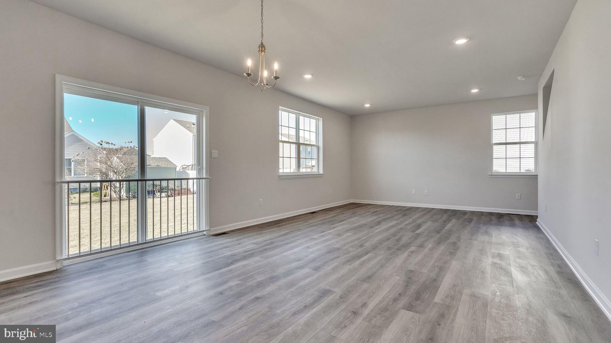 PENNSBURG - Residential