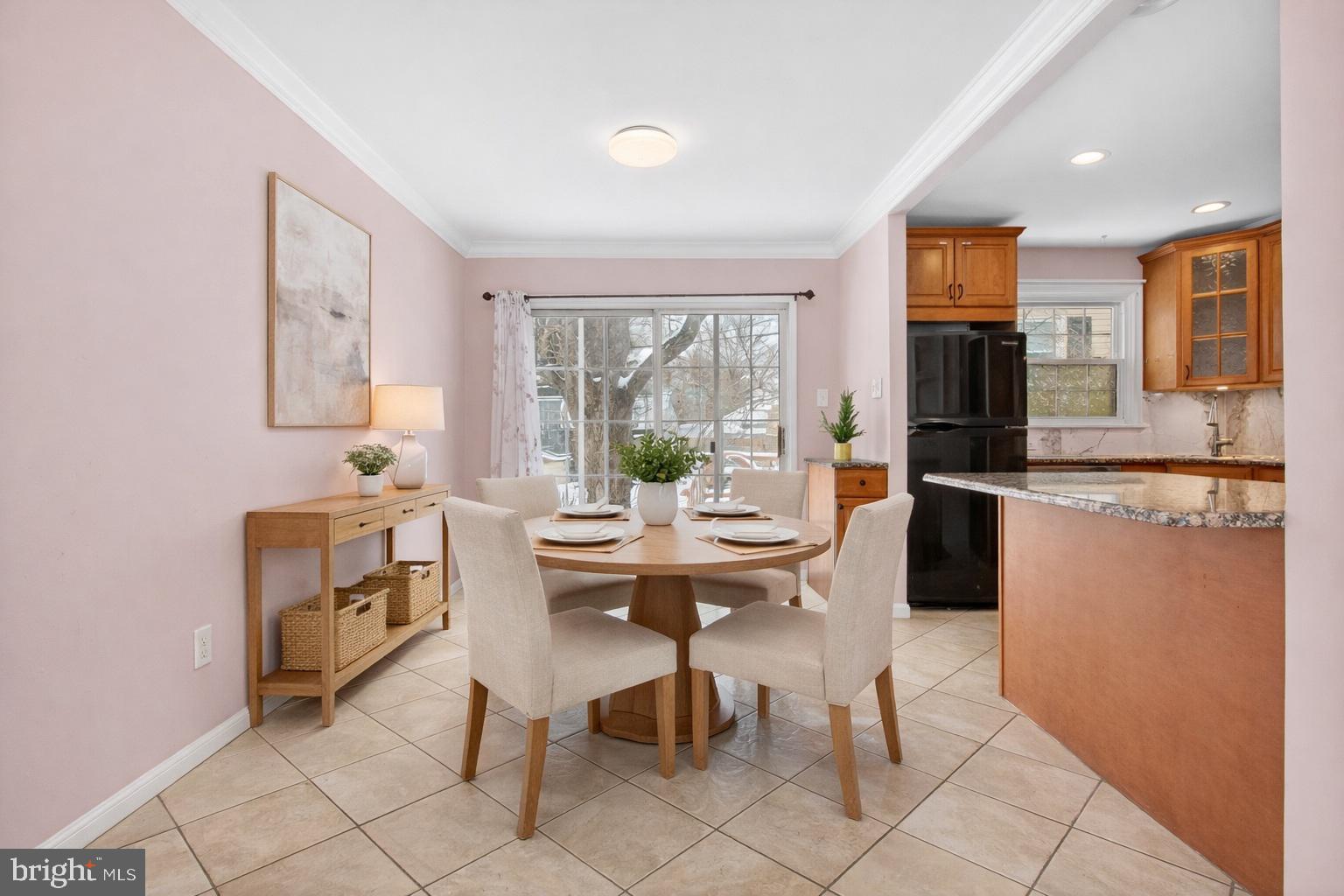 COLONIAL VIL - Residential