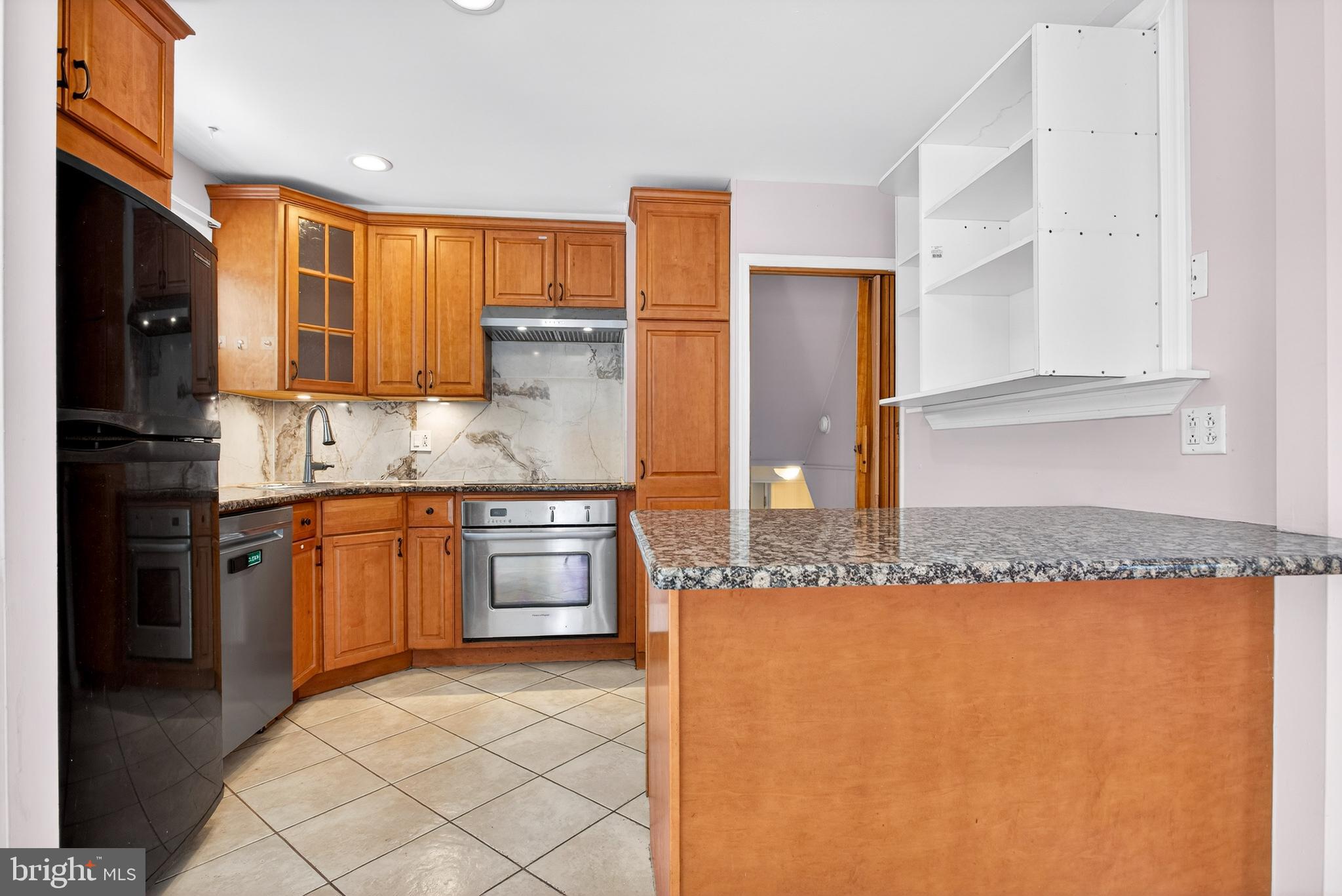 COLONIAL VIL - Residential