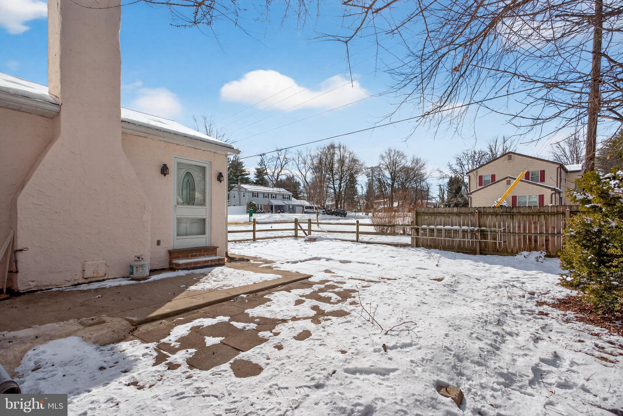 COLONIAL VIL - Residential