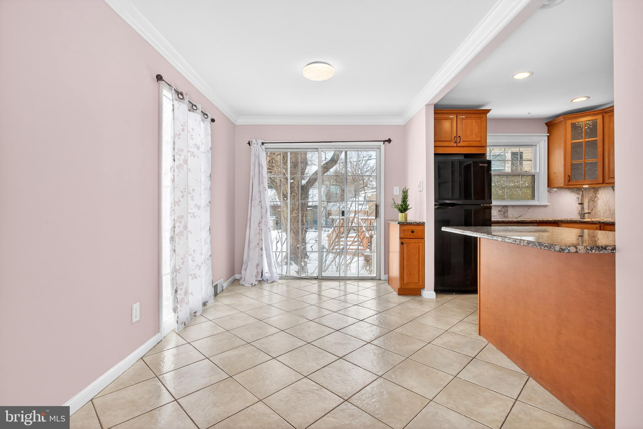 COLONIAL VIL - Residential