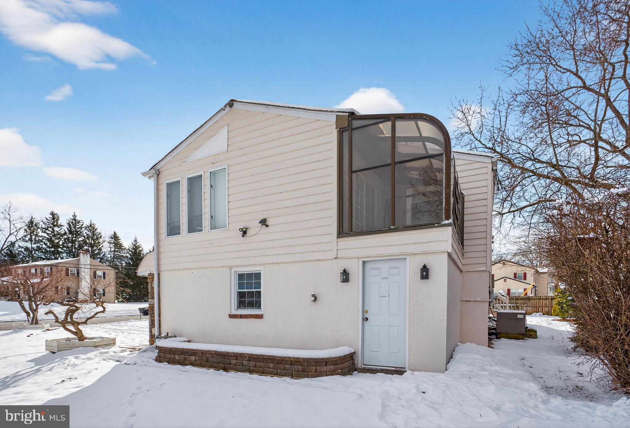 COLONIAL VIL - Residential