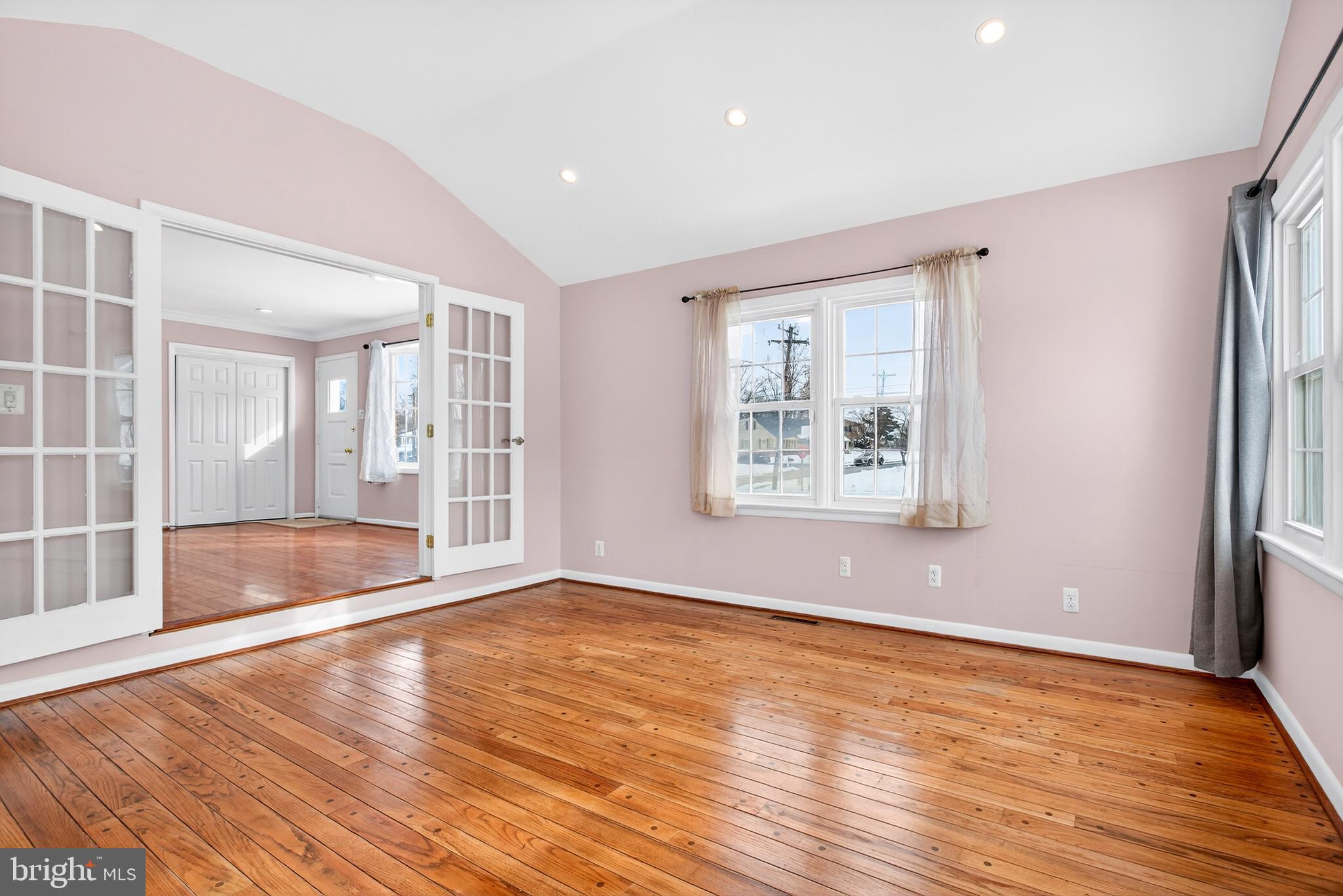 COLONIAL VIL - Residential