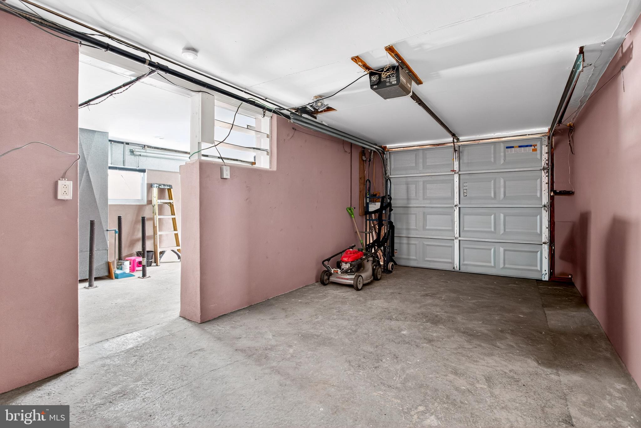 COLONIAL VIL - Residential