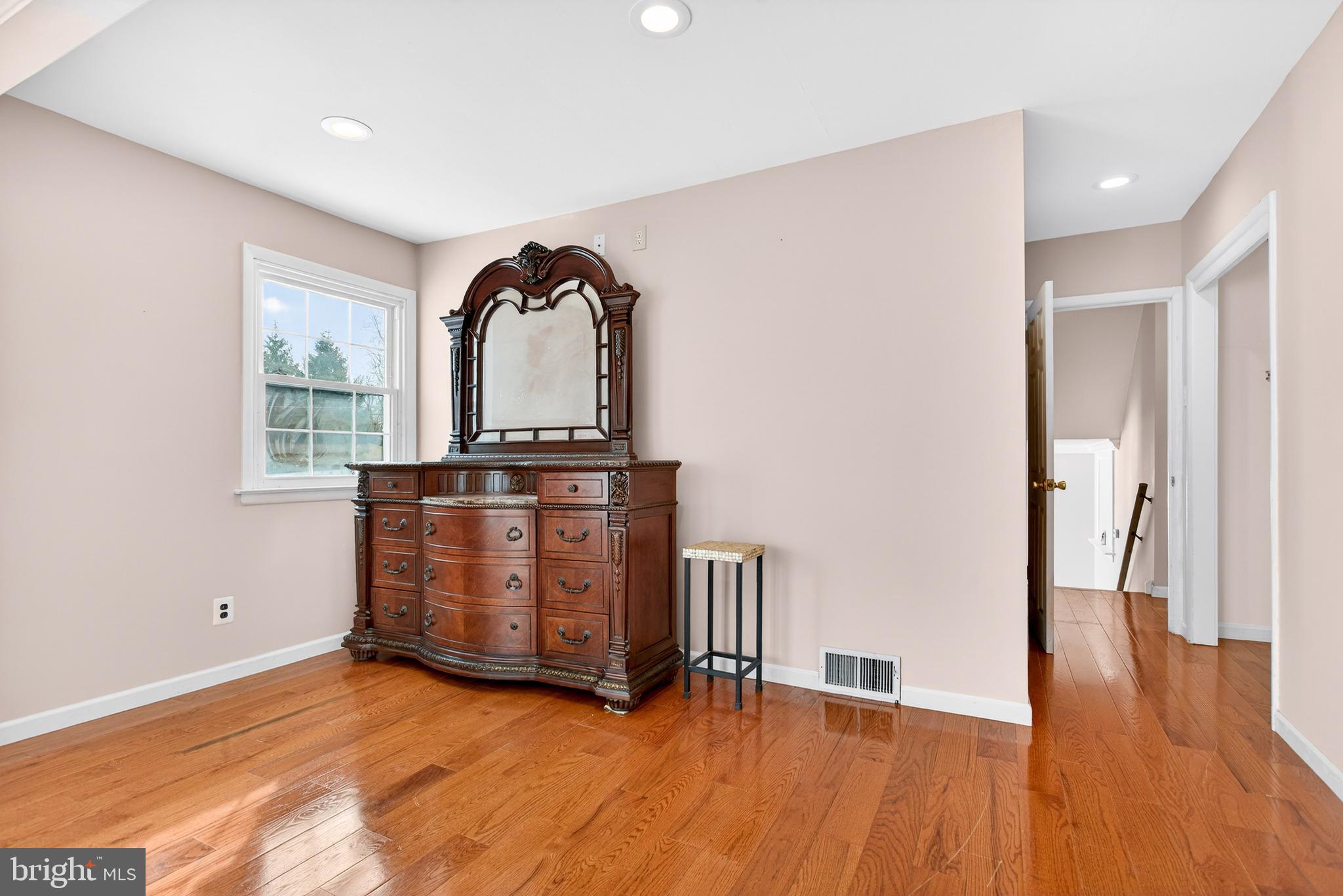 COLONIAL VIL - Residential