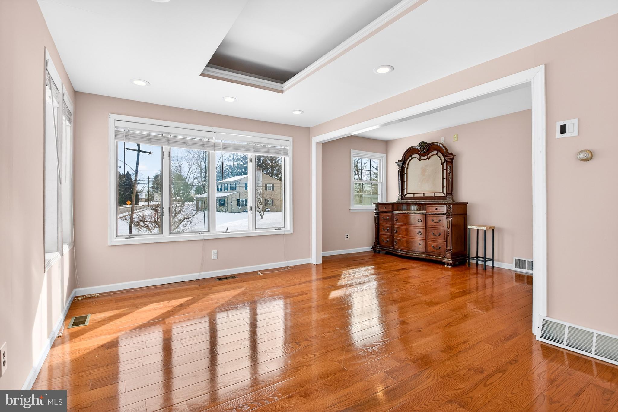 COLONIAL VIL - Residential