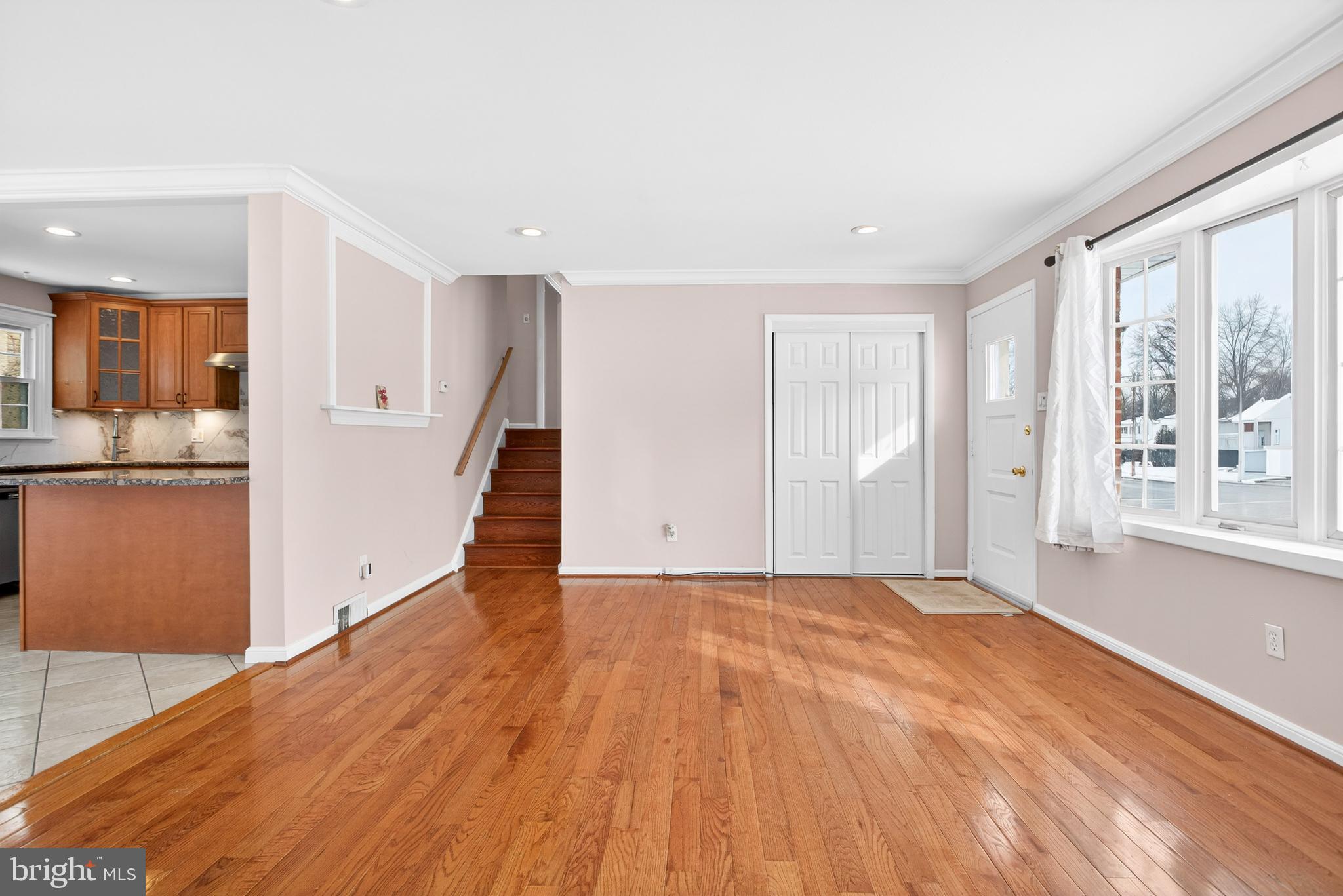 COLONIAL VIL - Residential