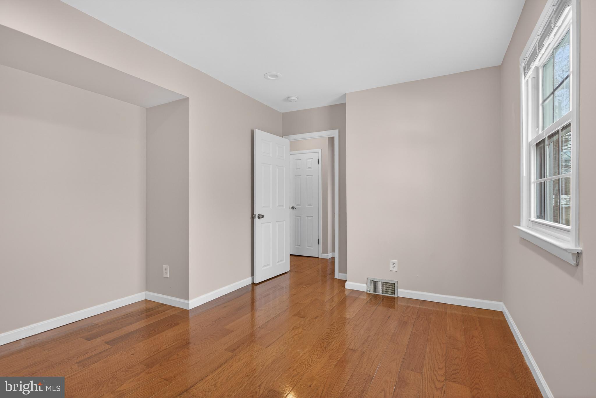 COLONIAL VIL - Residential