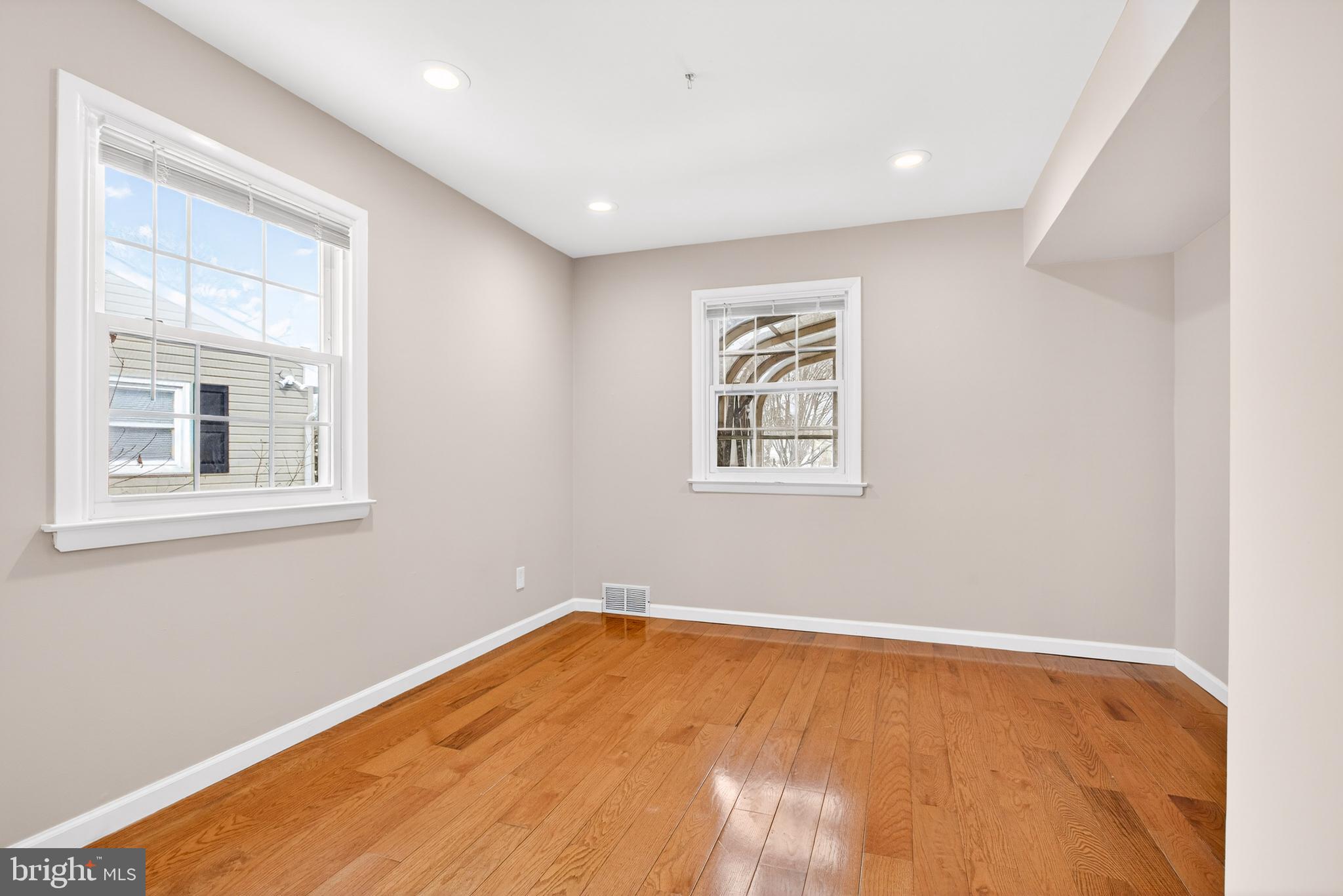 COLONIAL VIL - Residential