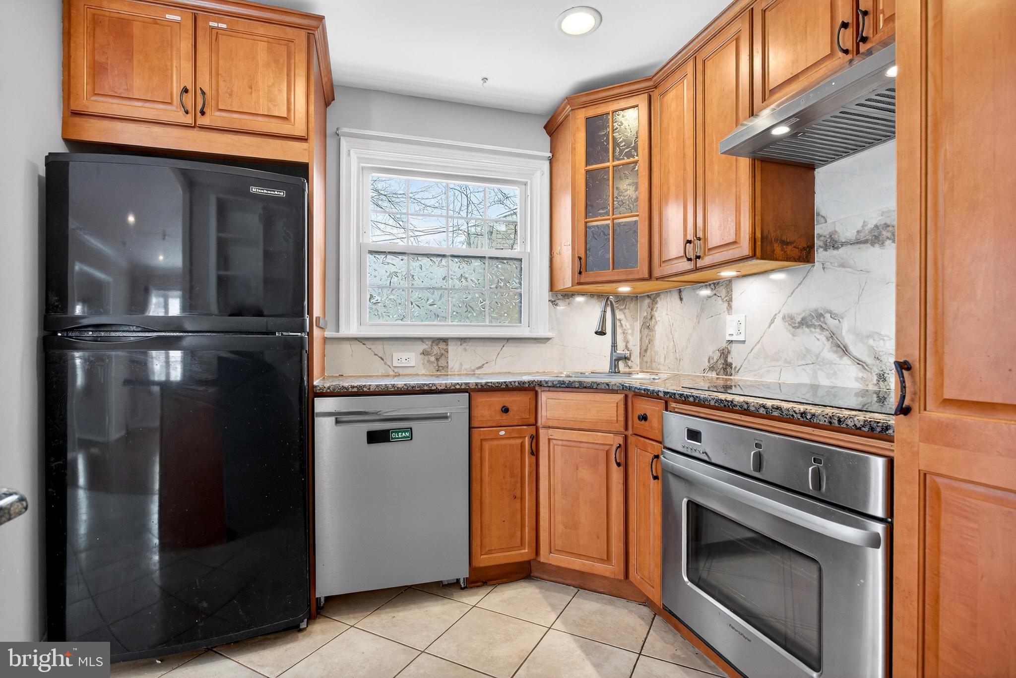 COLONIAL VIL - Residential