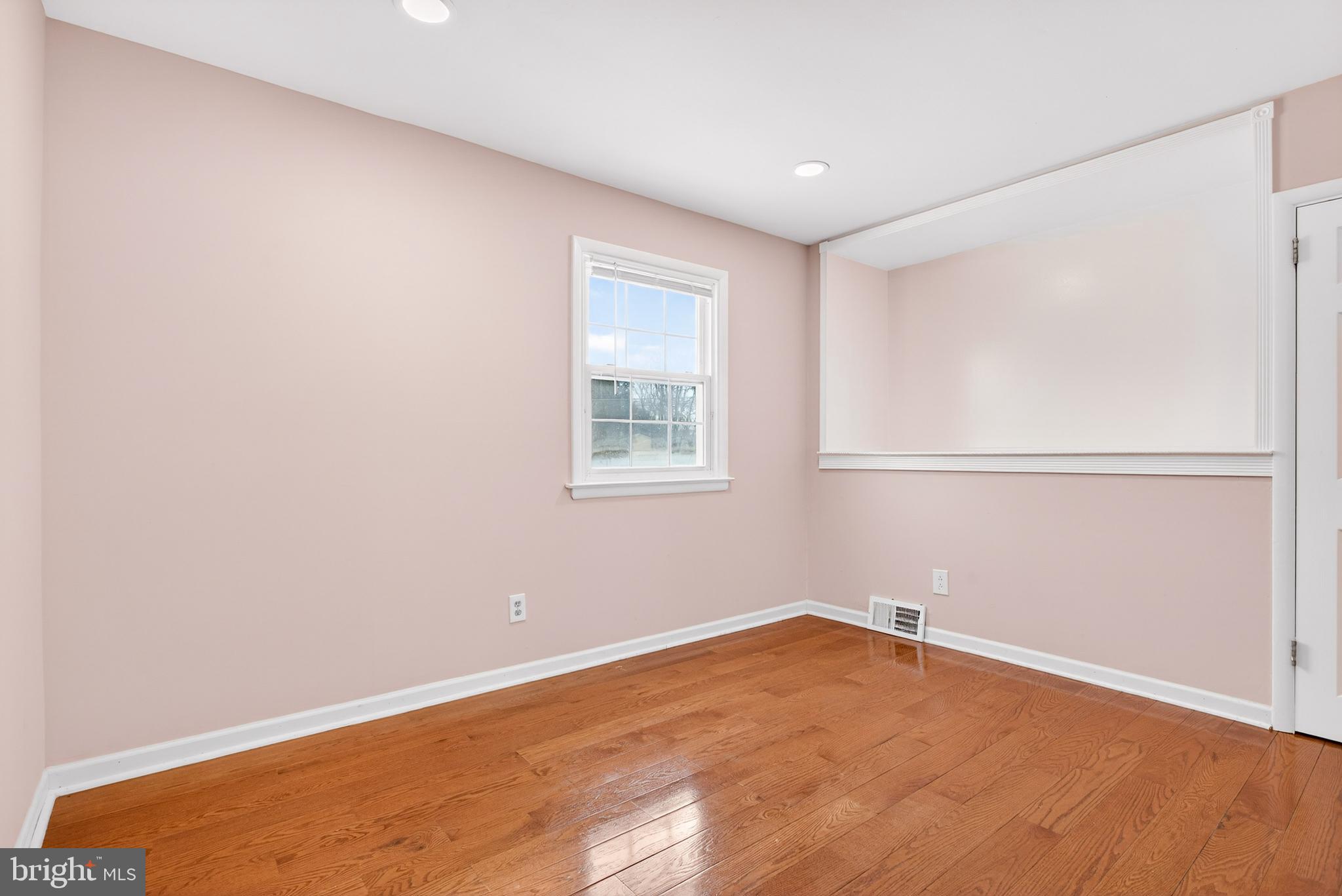 COLONIAL VIL - Residential