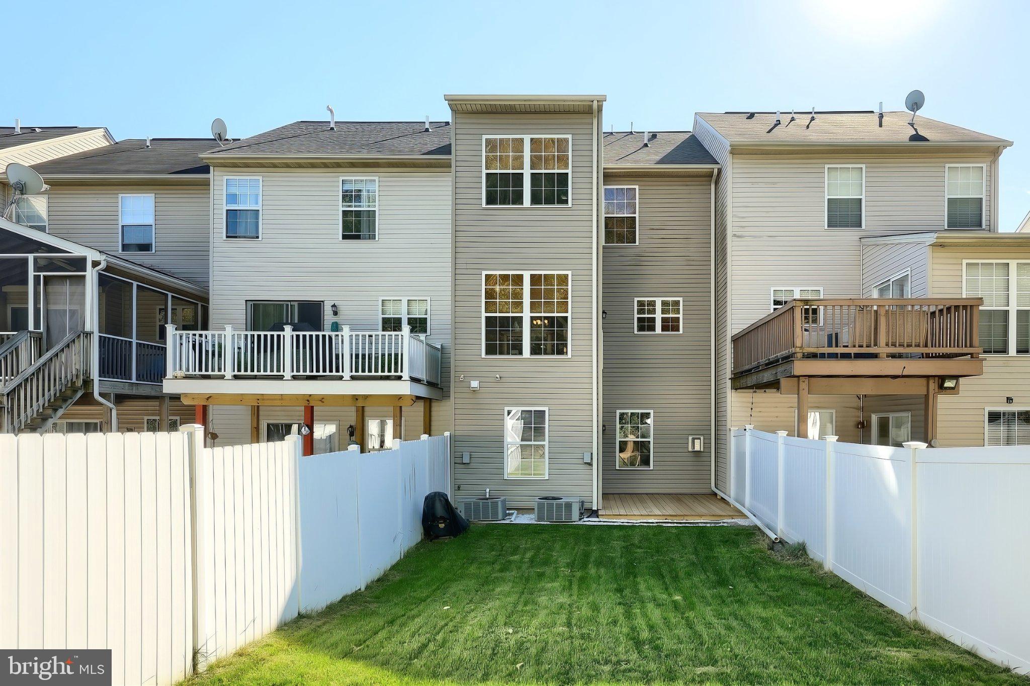256 COUNTRY RIDGE DRIVE