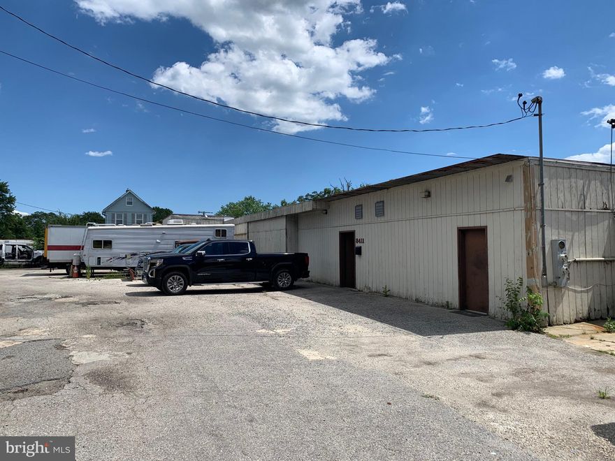 Fantastic opportunity for flex warehouse space and or contractor storage/yard. Property was recently appraised by a licensed commercial appraisal. We are listed at current appraised value. Great traffic counts with easy access to Rt(s) 695 & 95. Super convenient. Schedule your private showing today.