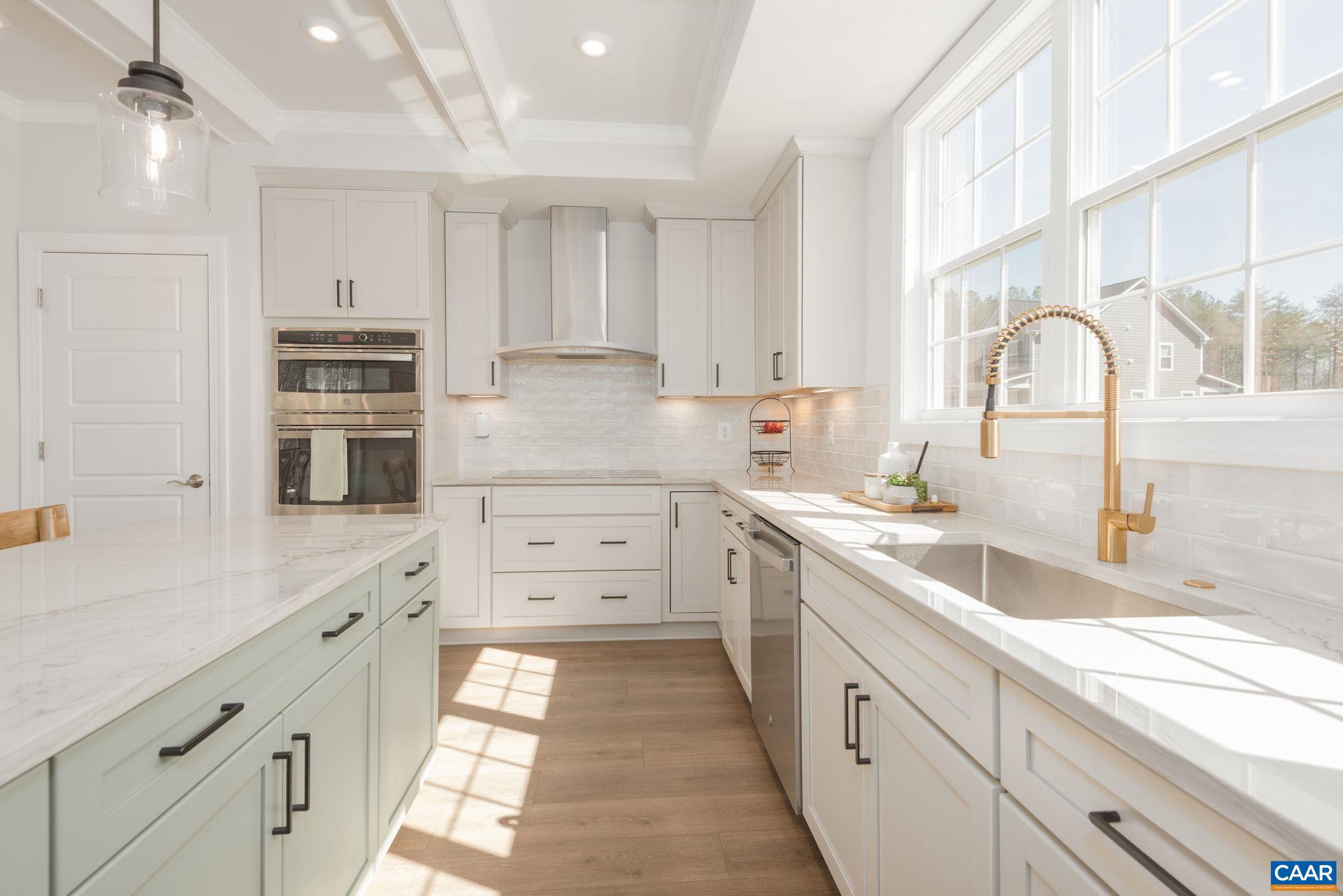 MEADOW BROOK - Residential