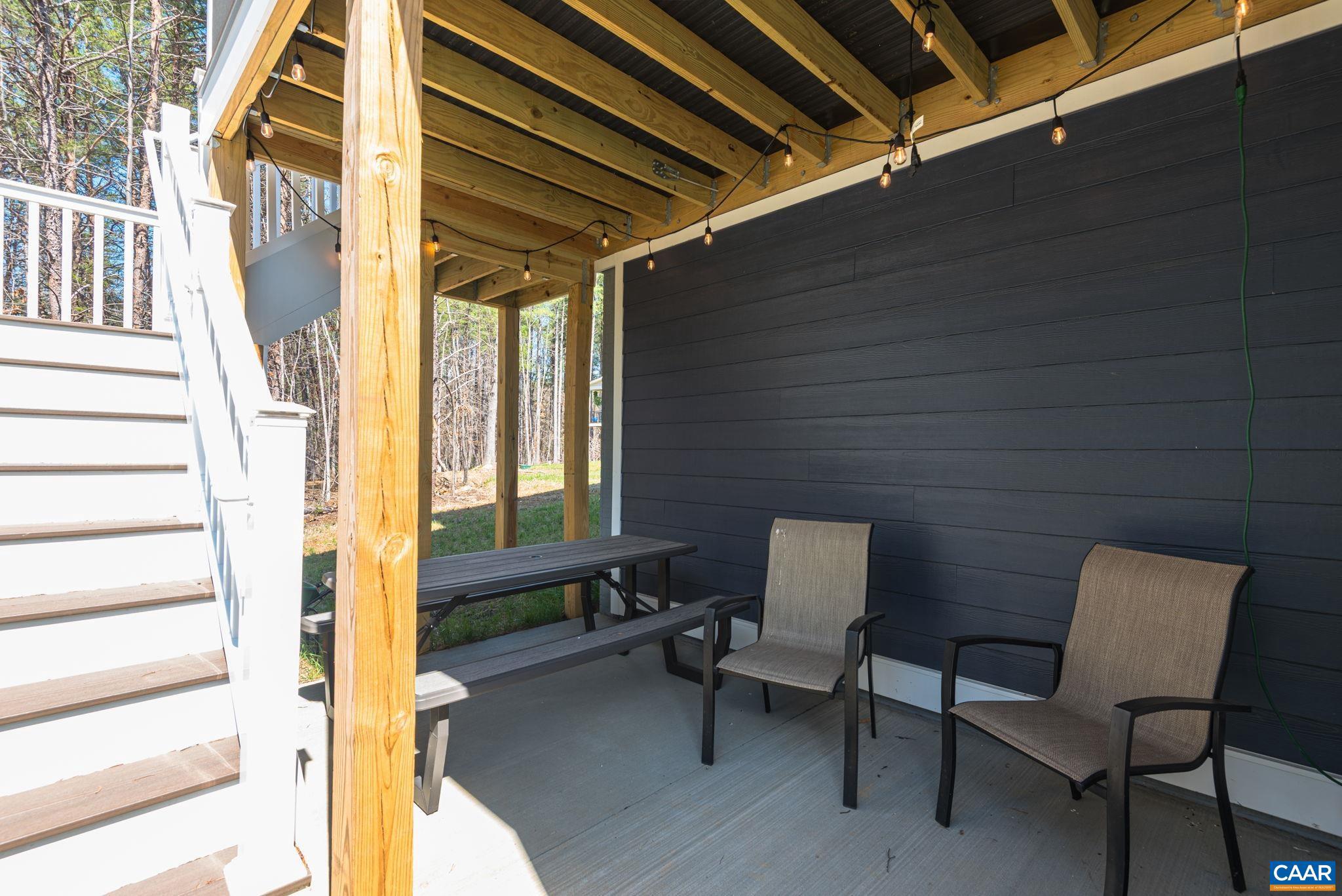 MEADOW BROOK - Residential